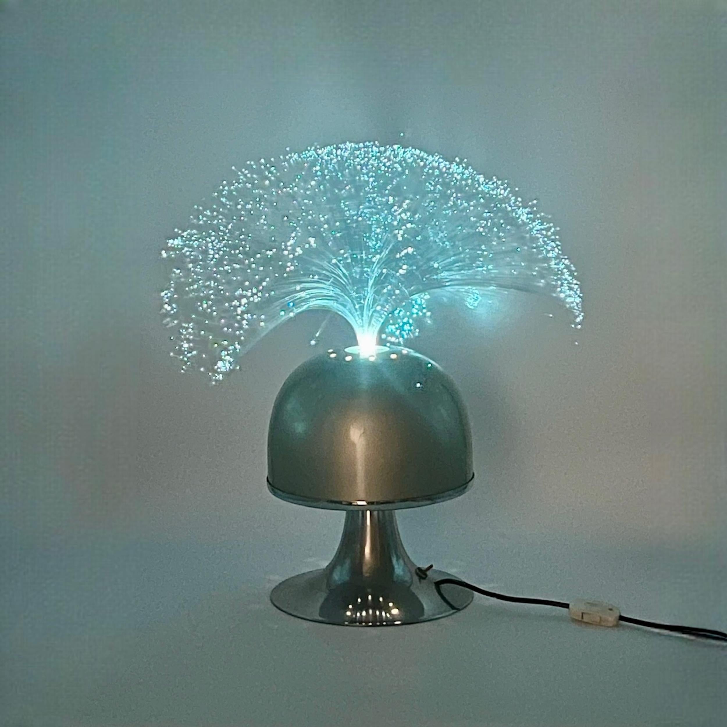 Vintage Ambiente Lampe mit rotierender Farbscheibe Pilz Dome Tulip Basis, 1960er Jahre (Metall) im Angebot