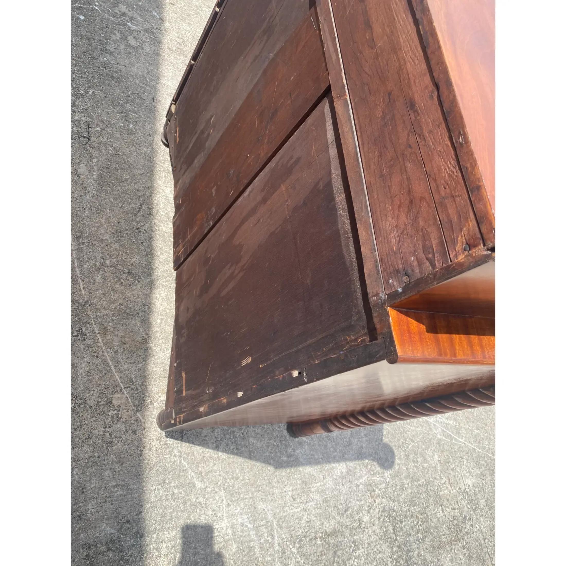 Vintage American 1850s Sheraton Style Chest of Drawers For Sale 5