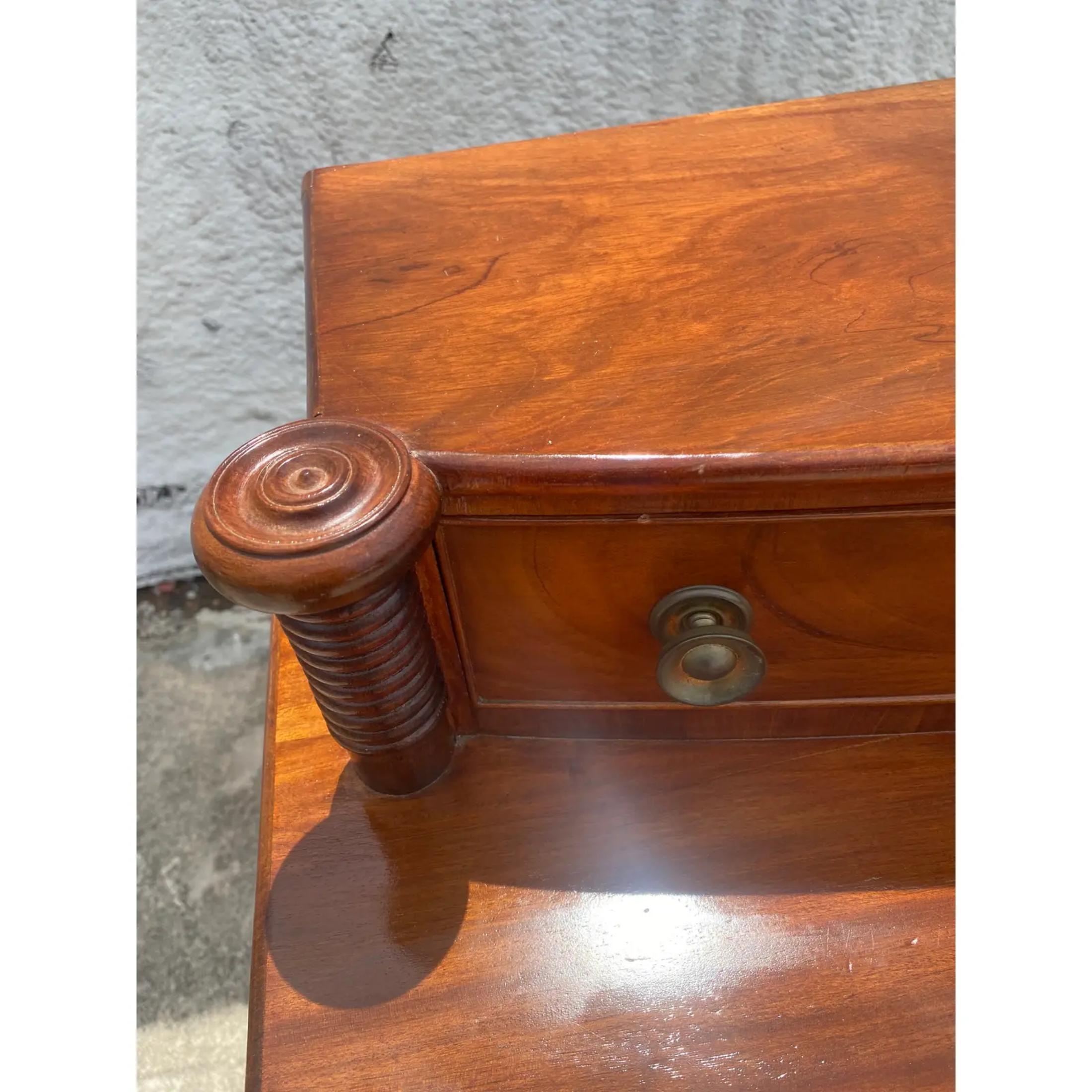 Vintage American 1850s Sheraton Style Chest of Drawers In Good Condition For Sale In west palm beach, FL