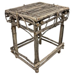 Mesa vintage americana de ramitas estilo Adirondack