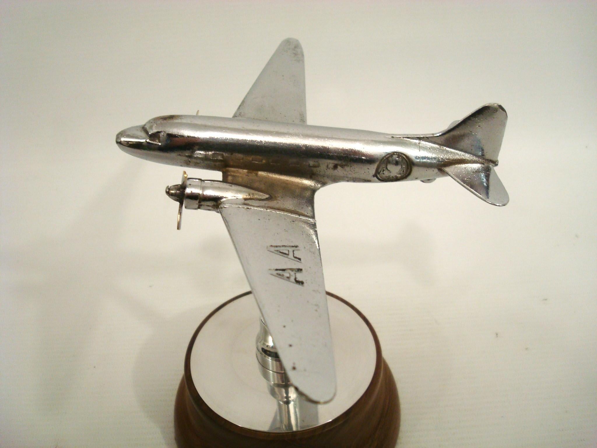 Américain Modèle réduit d'avion d'American Airlines Dc-3 chromé ancien en vente