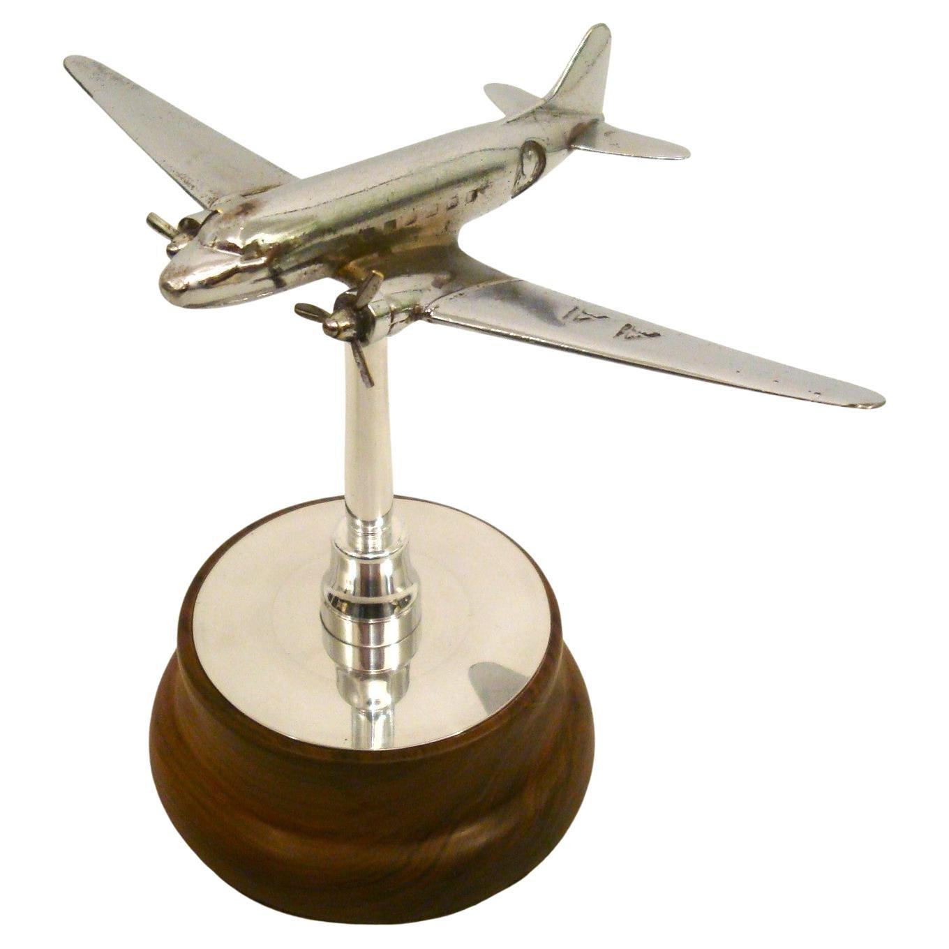 Modèle réduit d'avion d'American Airlines Dc-3 chromé ancien