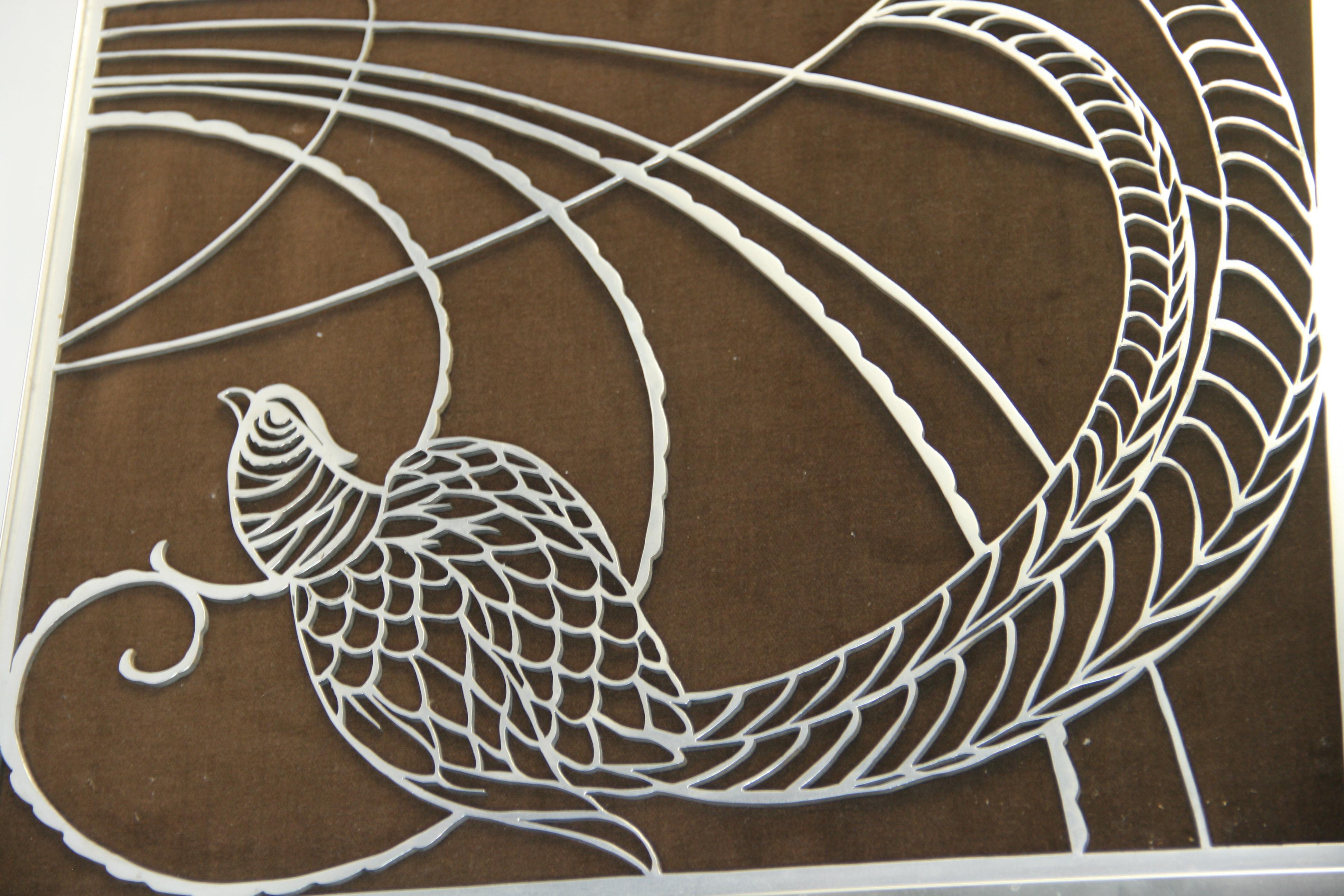 Amerikanischer Vintage-Vogel aus Aluminium  Reposse Wandskulptur (Mitte des 20. Jahrhunderts) im Angebot