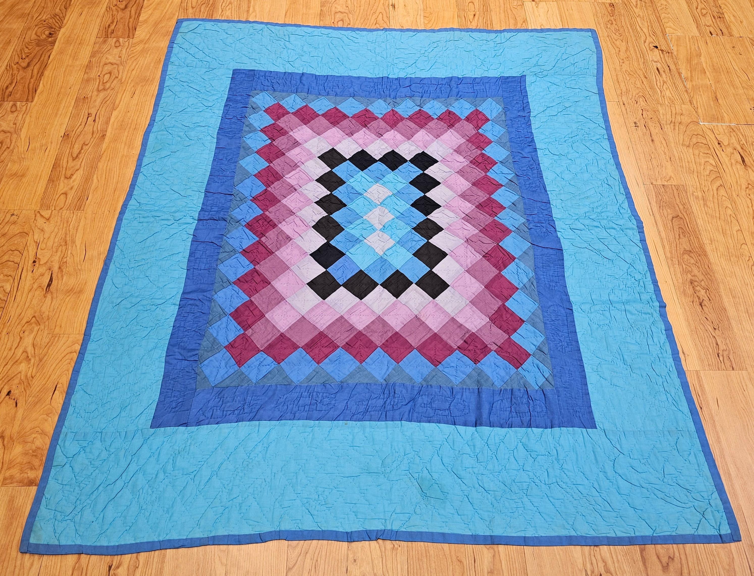 Vintage American Amish “Sunshine and Shadows” Hand-Stitched Cotton Quilt For Sale 7