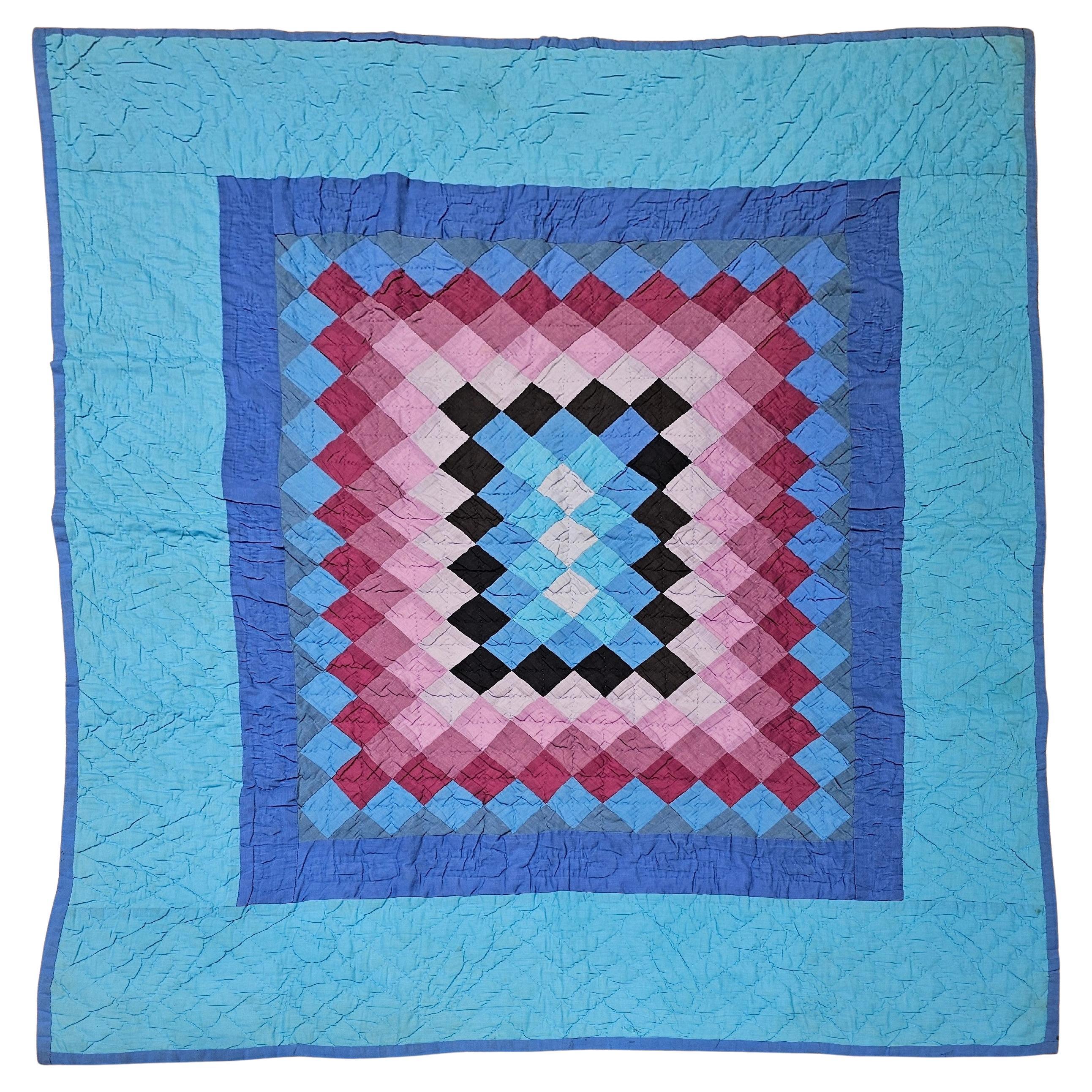 Vintage American Amish “Sunshine and Shadows” Hand-Stitched Cotton Quilt