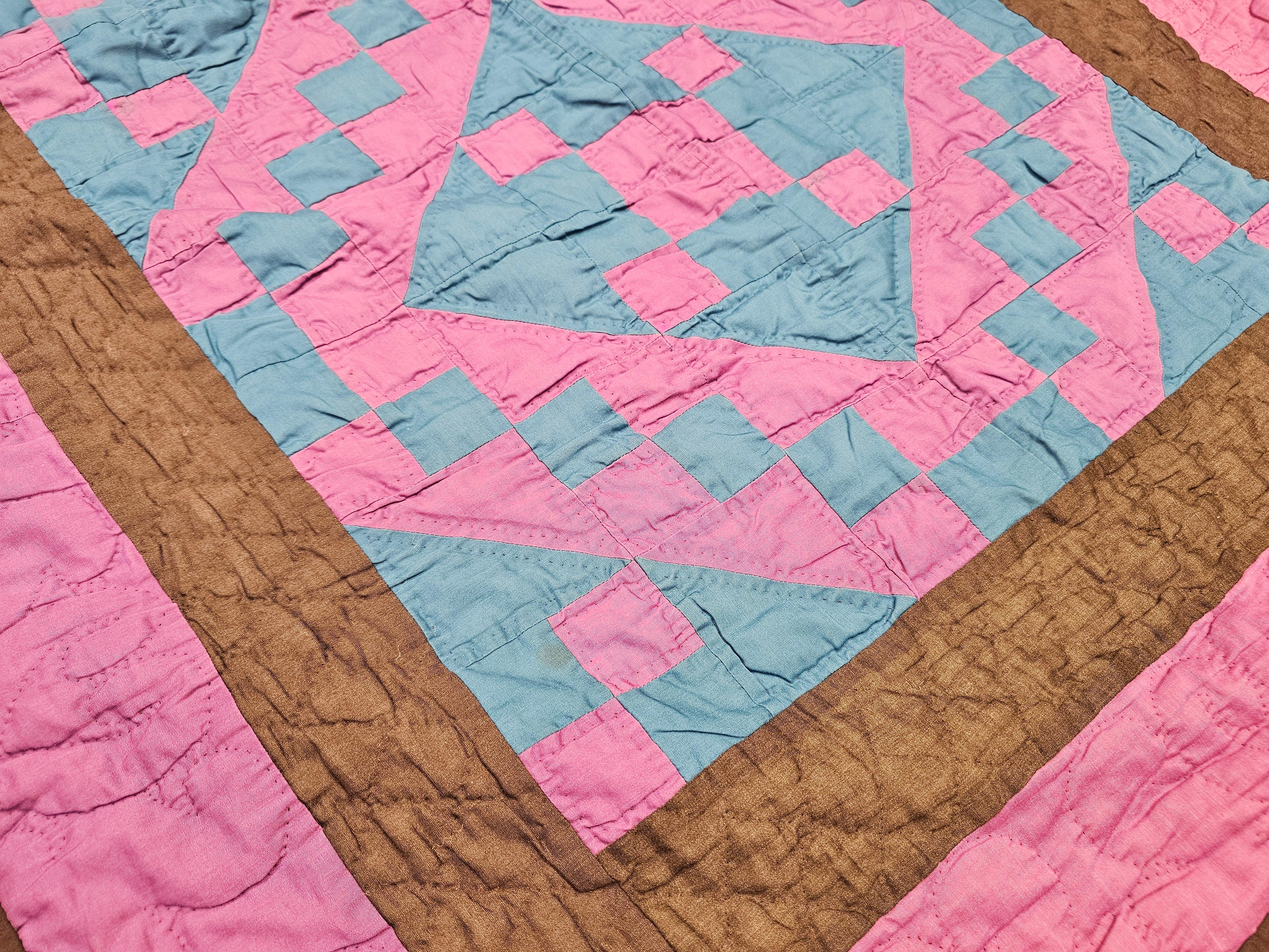 Vintage American Amish “Jacob’s Ladder” Hand-Stitched Cotton Quilt For Sale 8