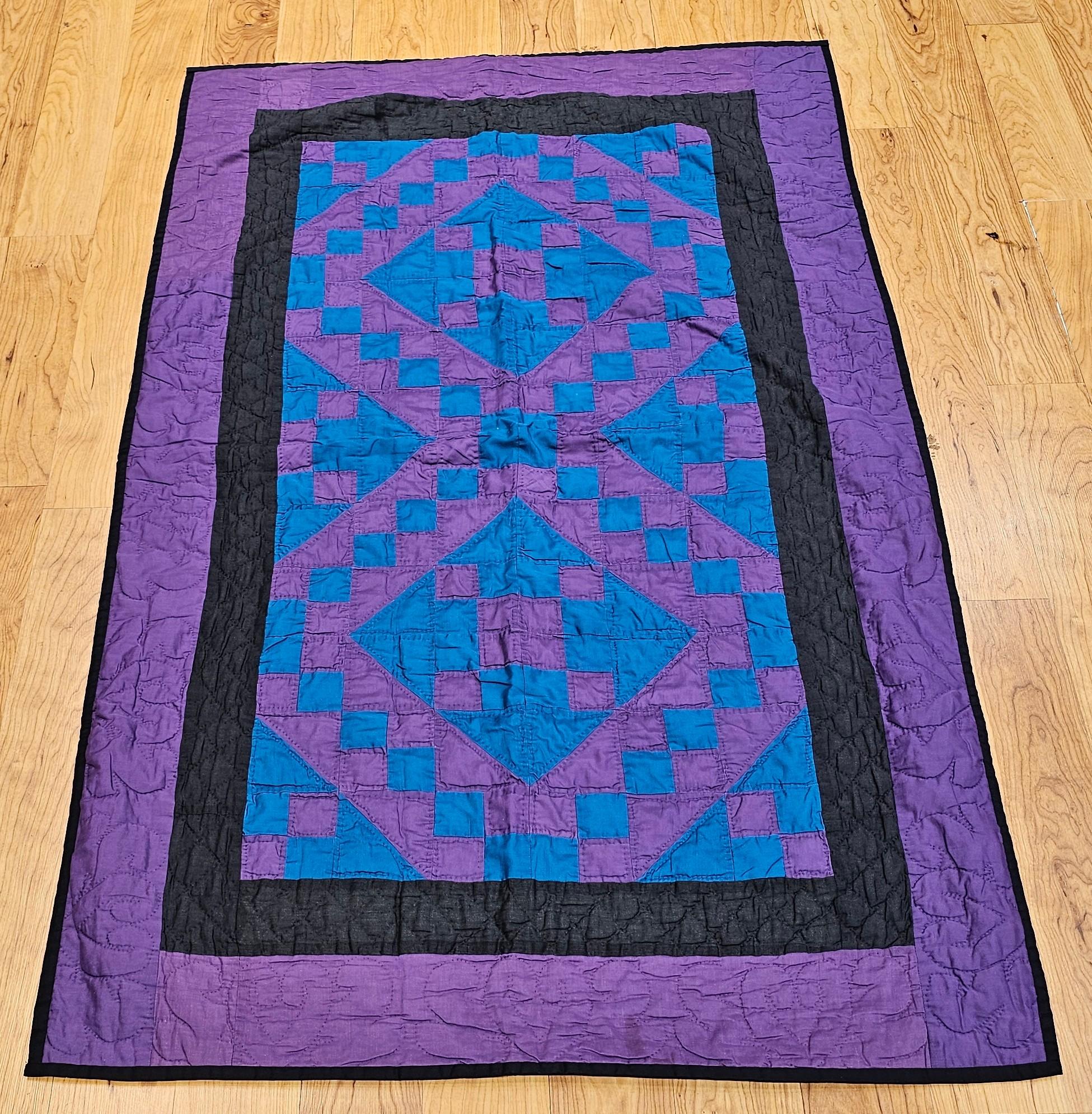Hand-Crafted Vintage American Amish “Jacob’s Ladder” Hand-Stitched Cotton Quilt For Sale