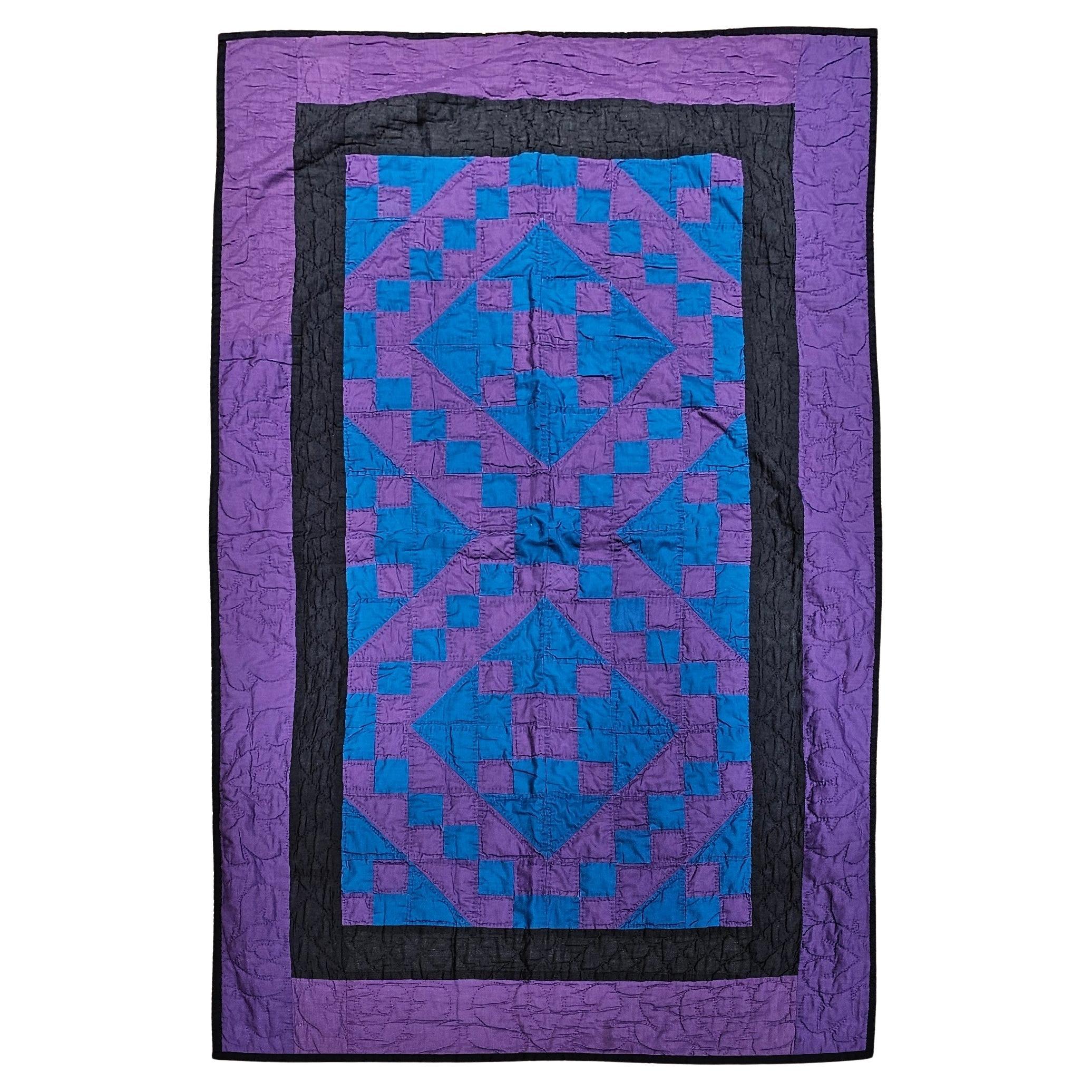 Vintage American Amish “Jacob’s Ladder” Hand-Stitched Cotton Quilt For Sale