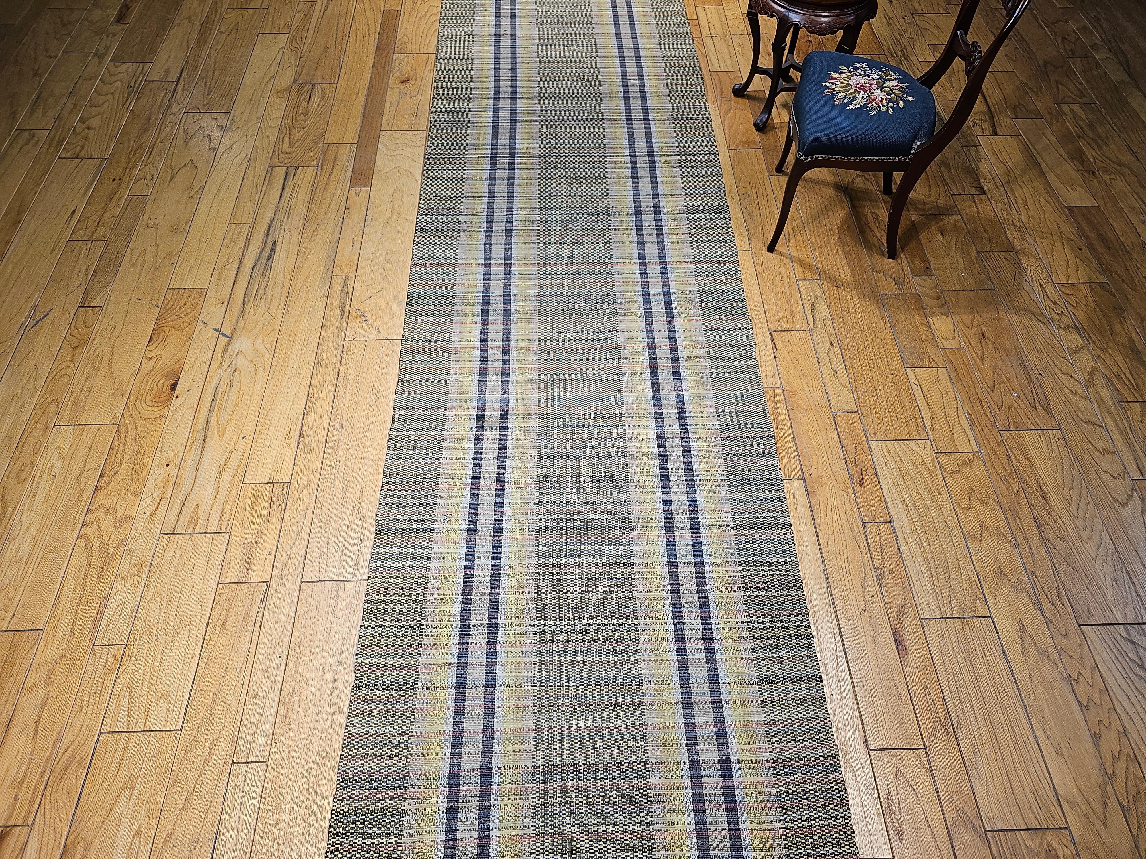 Vintage American Rag Long Runner For Sale 7