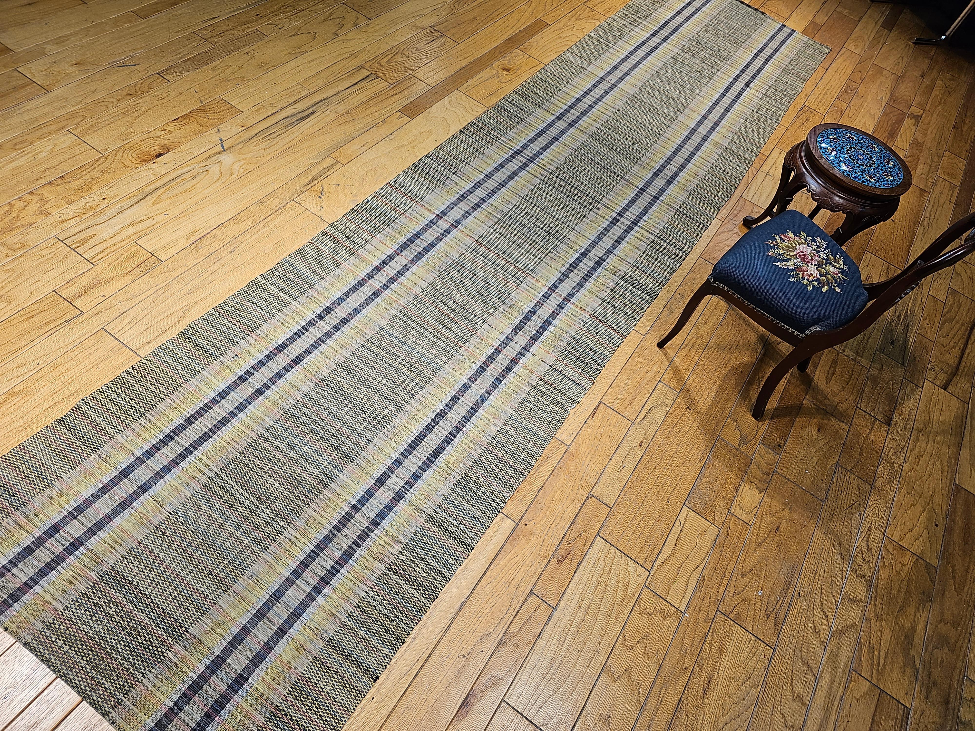 Vintage American Rag Long Runner For Sale 8