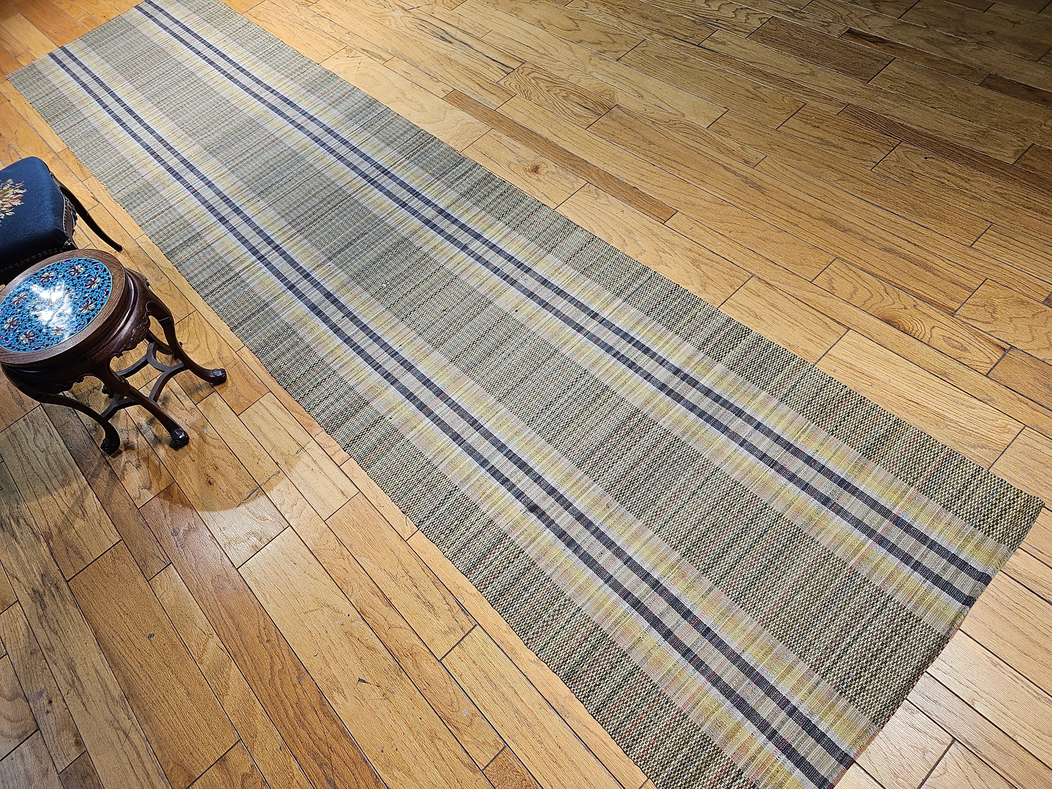 Vintage American Rag Long Runner For Sale 9