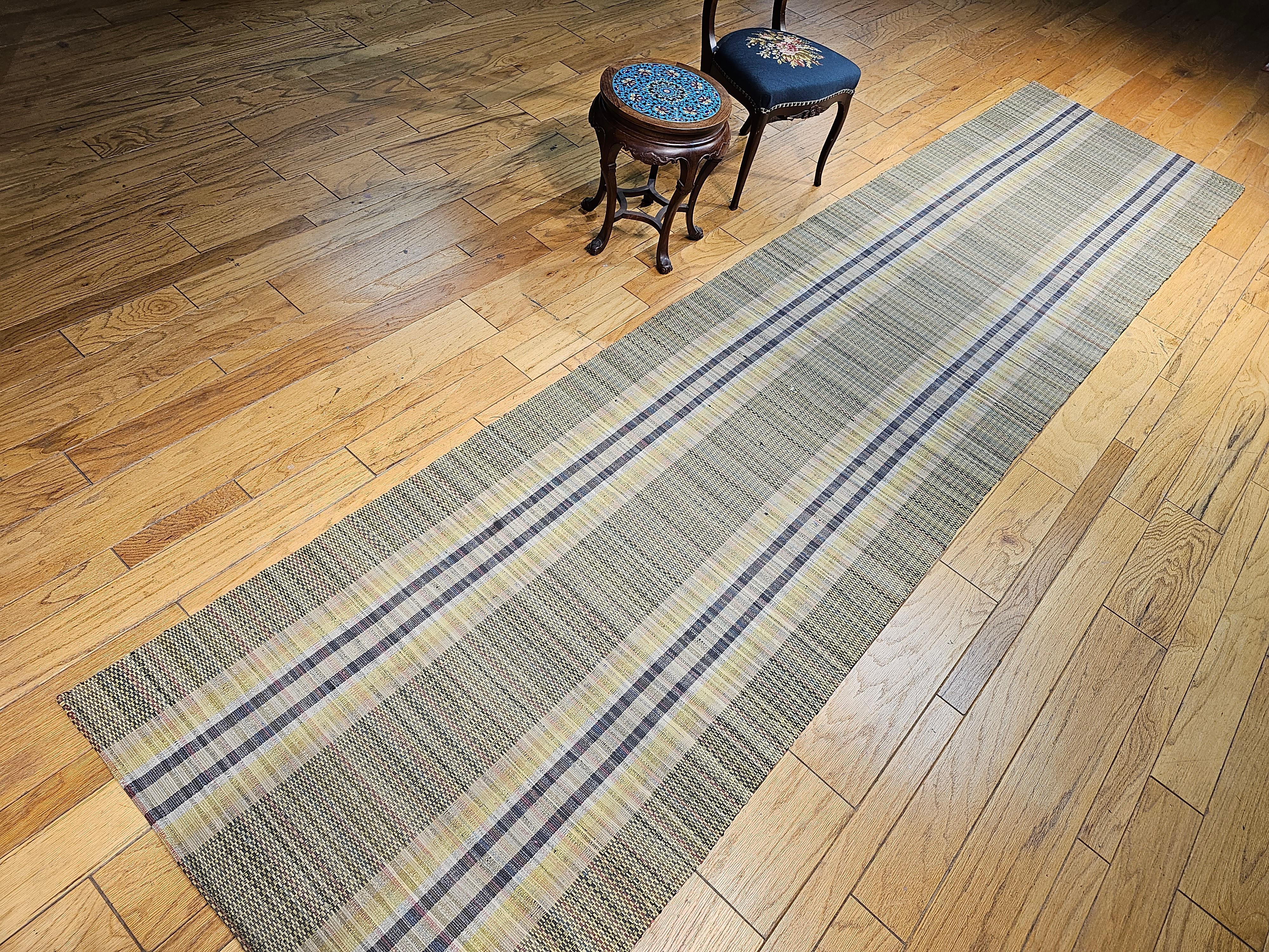 Vintage American Rag Long Runner For Sale 11