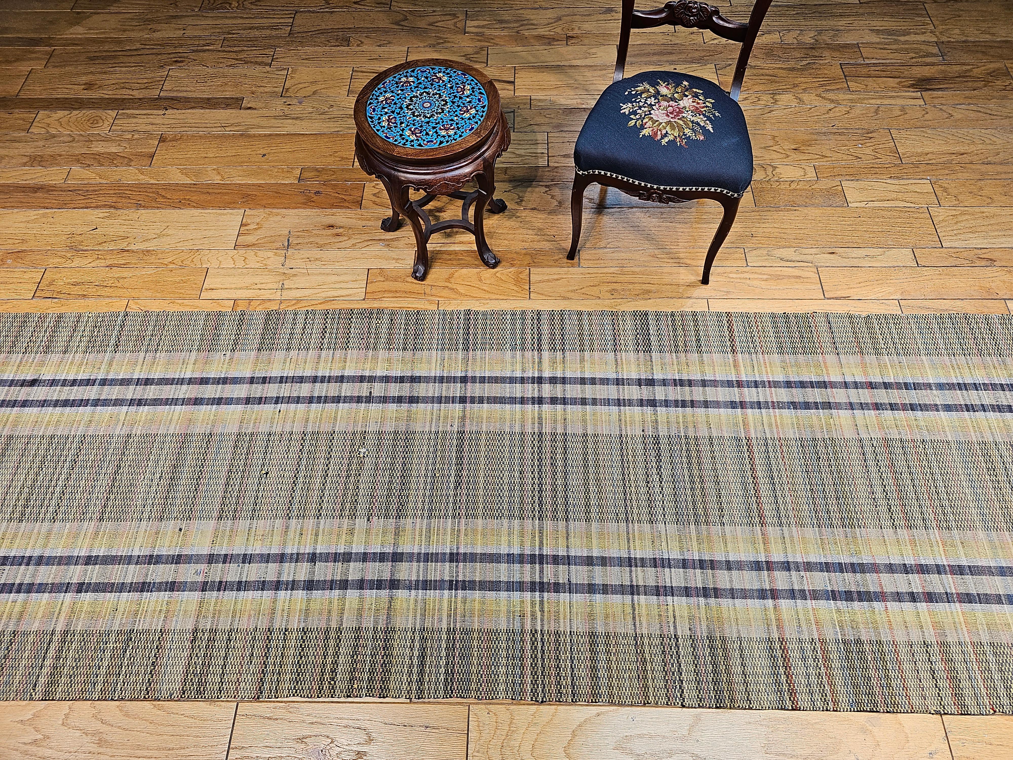Vintage American Rag Long Runner For Sale 12