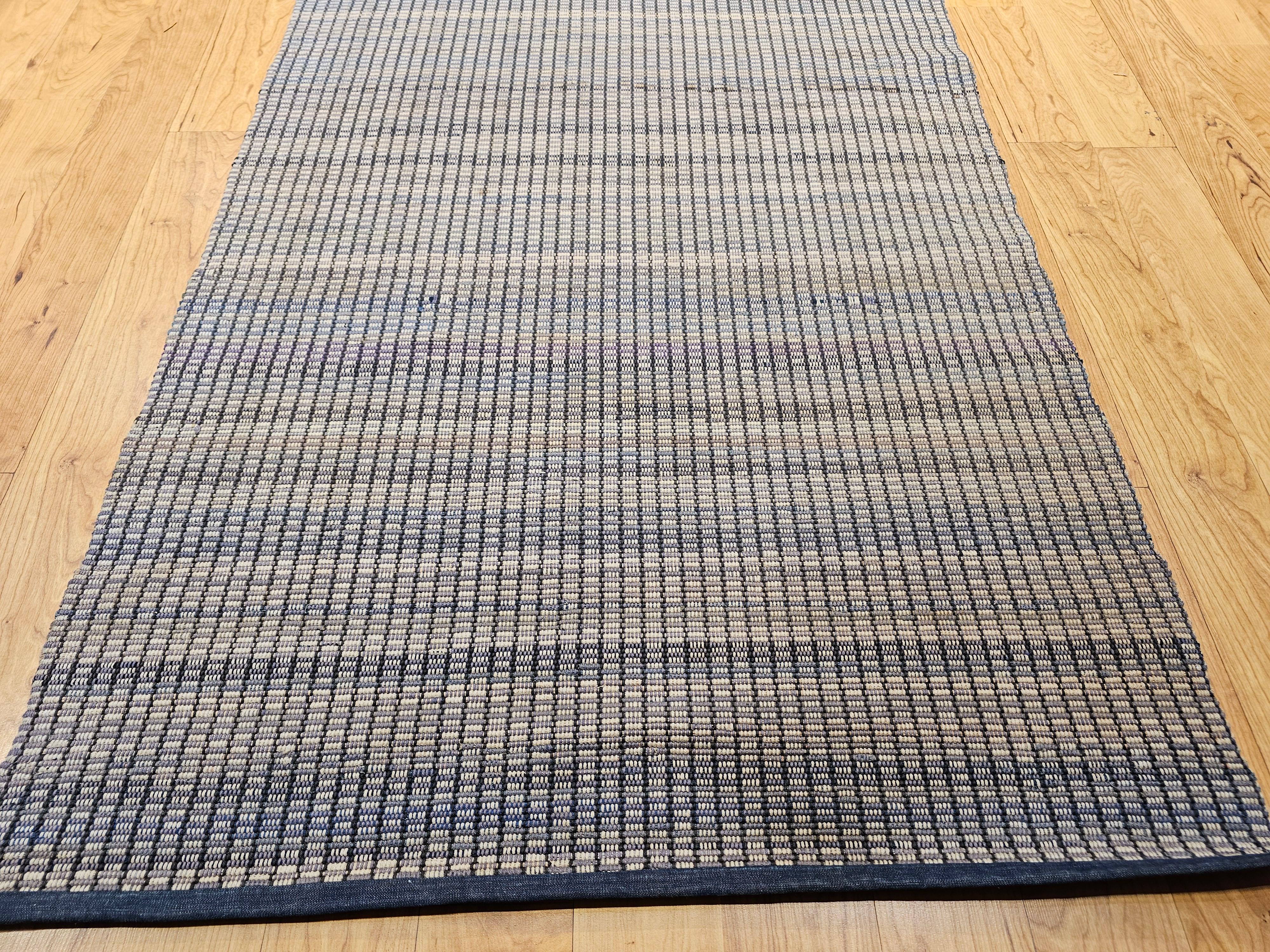 Hand-Woven Vintage American Amish Rag Runner For Sale