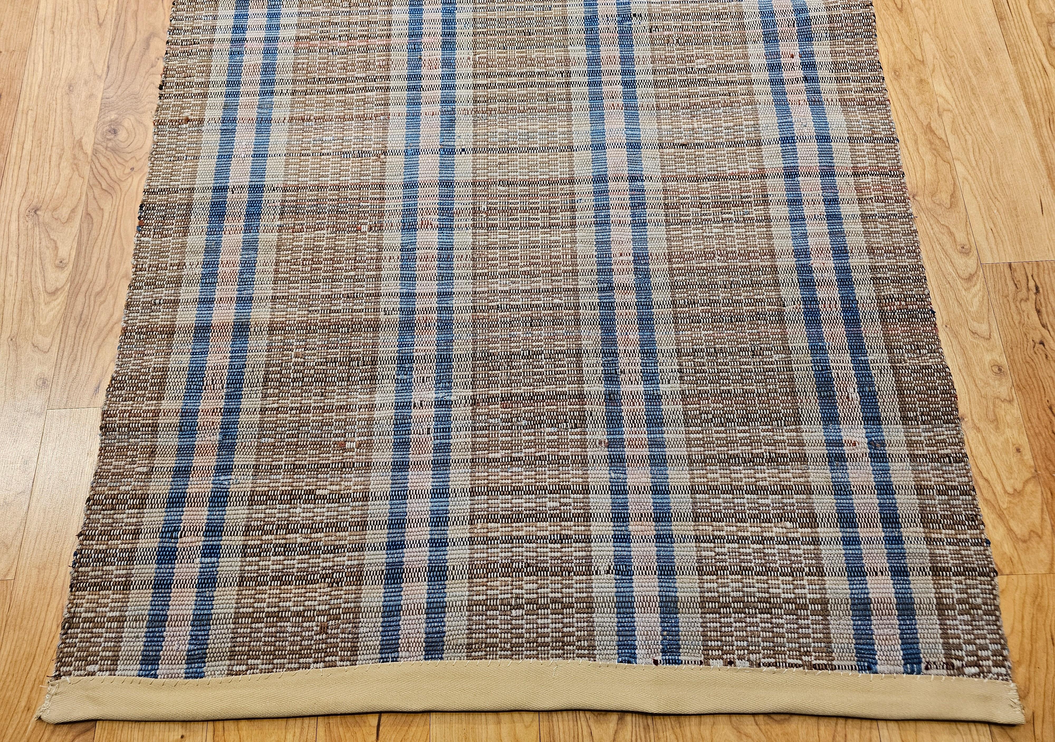 Vintage Hand-Woven Amish American Rag Runner in Pale Blue, Pink, and Wheat In Good Condition For Sale In Barrington, IL