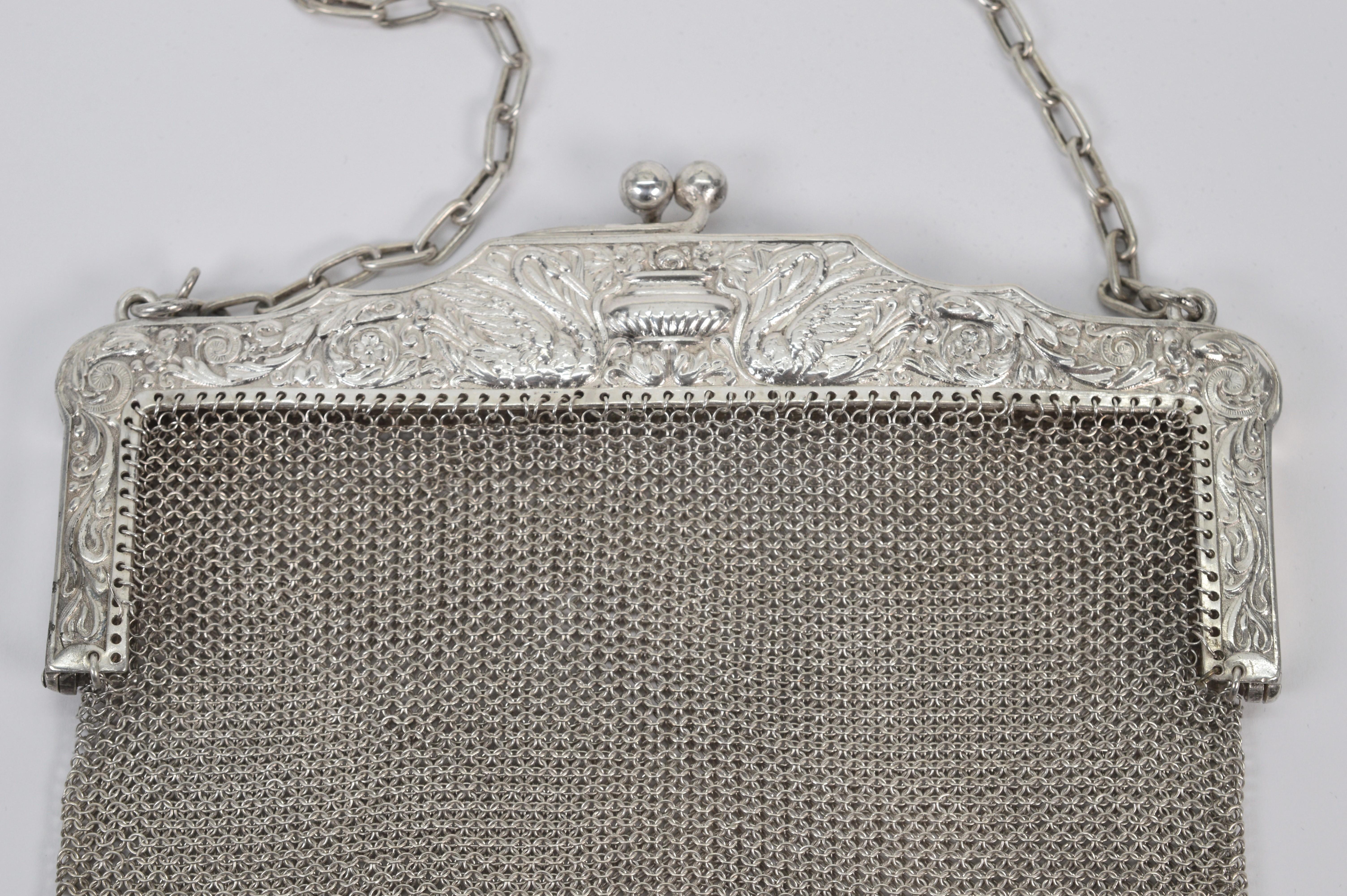 Vintage American Art Nouveau Silver Mesh Purse In Good Condition For Sale In Mount Kisco, NY