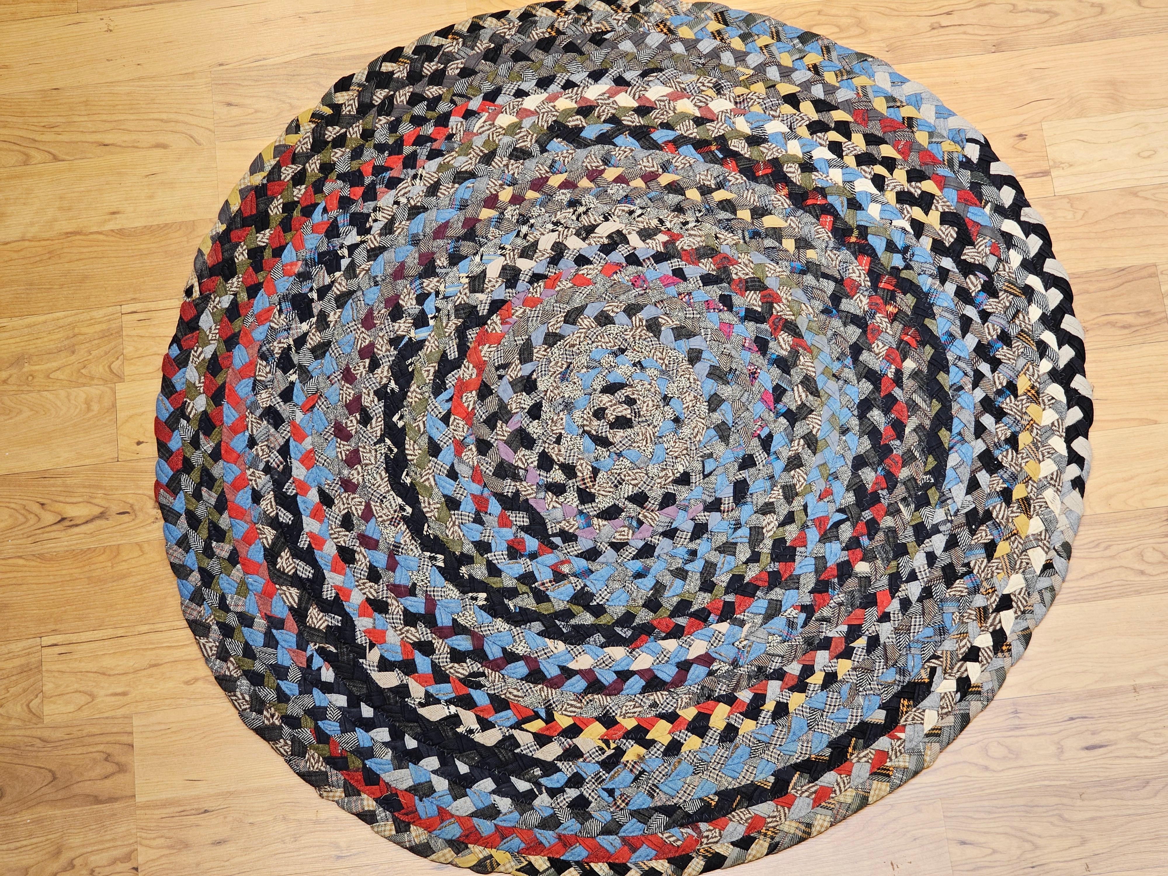 Vintage American Braided Round Rug in Red, Blue, White, Gray, Yellow, Navy For Sale 4