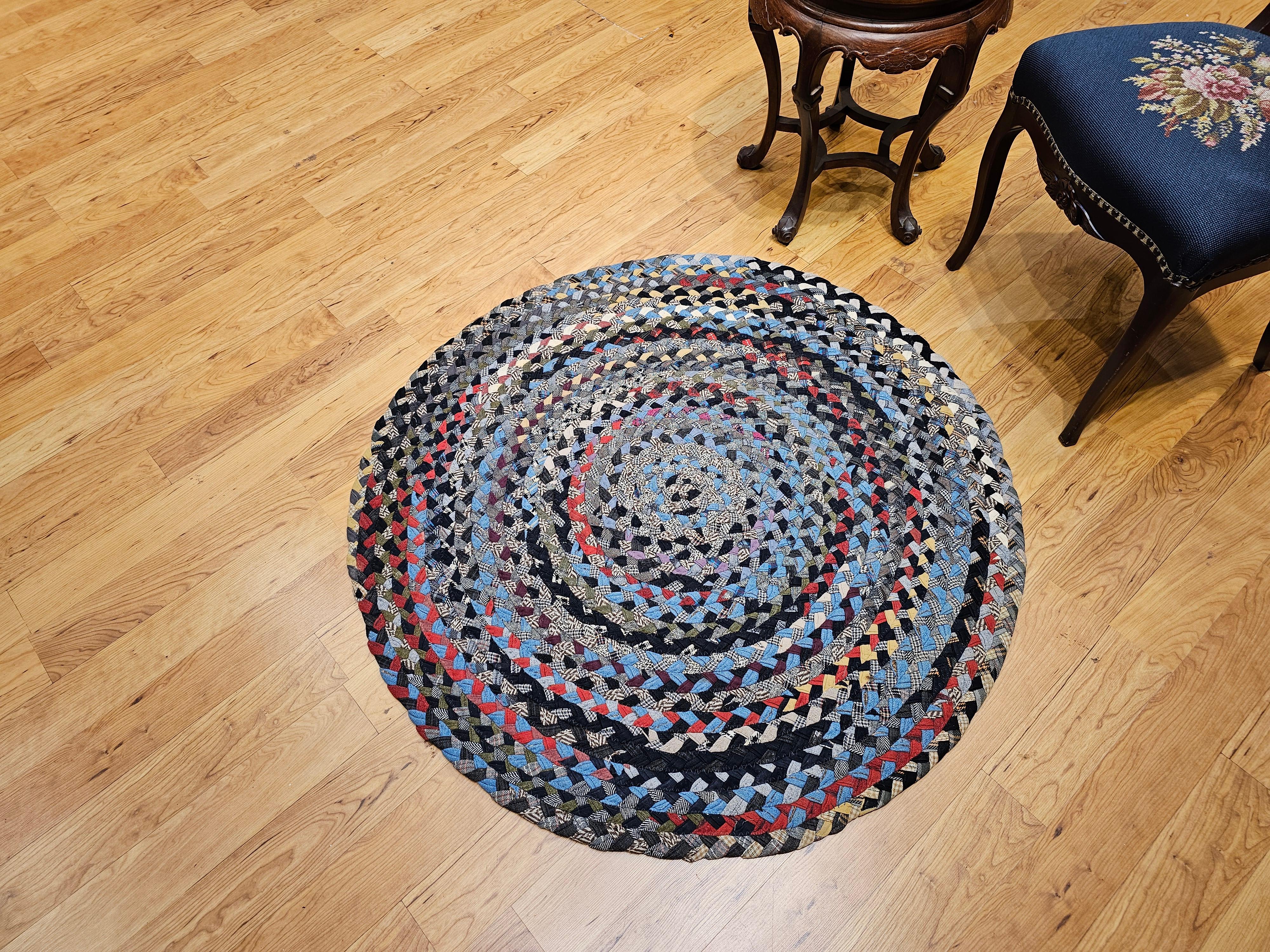 Vintage American Braided Round Rug in Red, Blue, White, Gray, Yellow, Navy For Sale 7