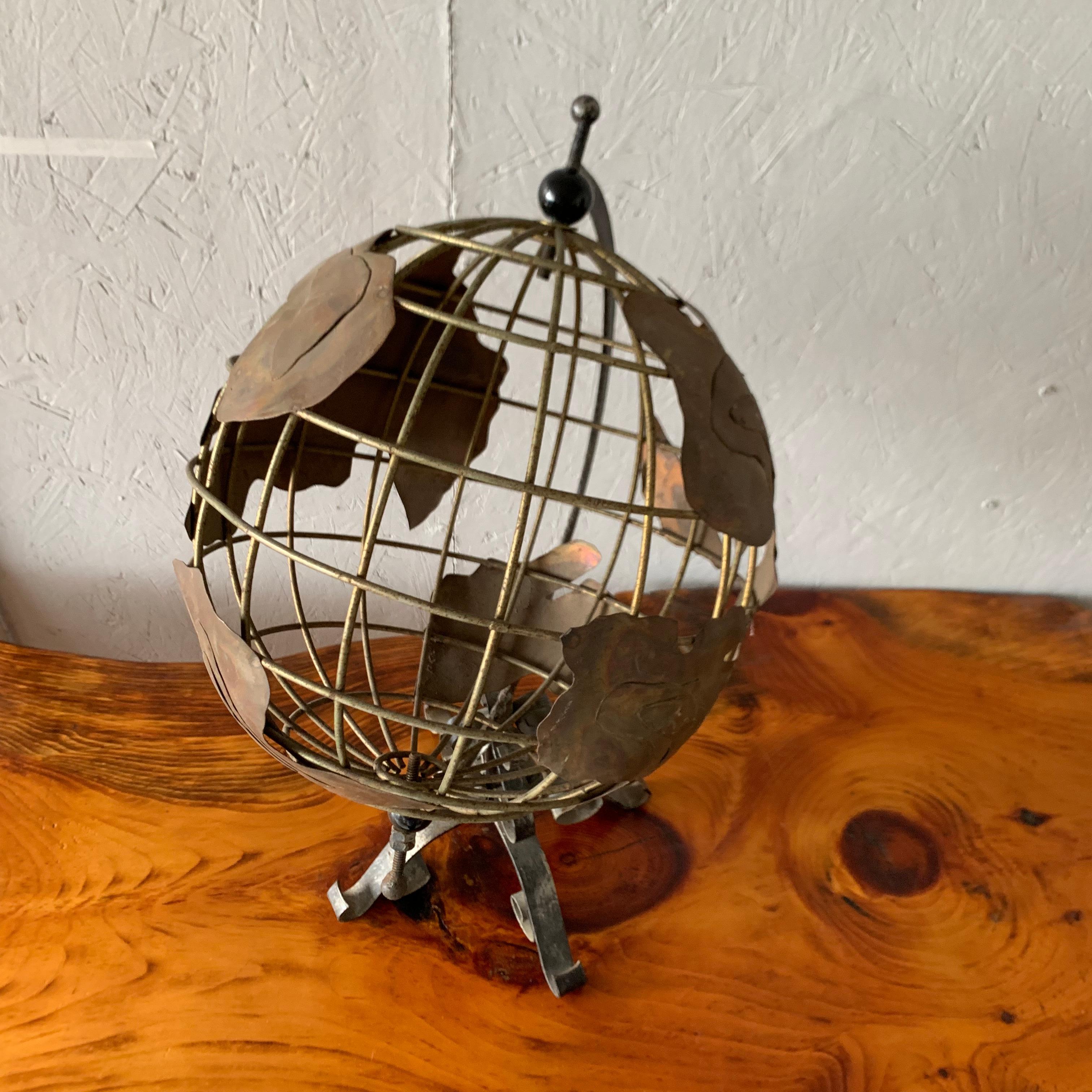 Vintage American Brass and Iron Table Globe In Good Condition In Haddonfield, NJ