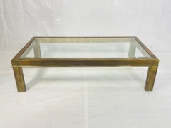 Table basse vintage américaine en laiton et verre Attribuée à Mastercraft