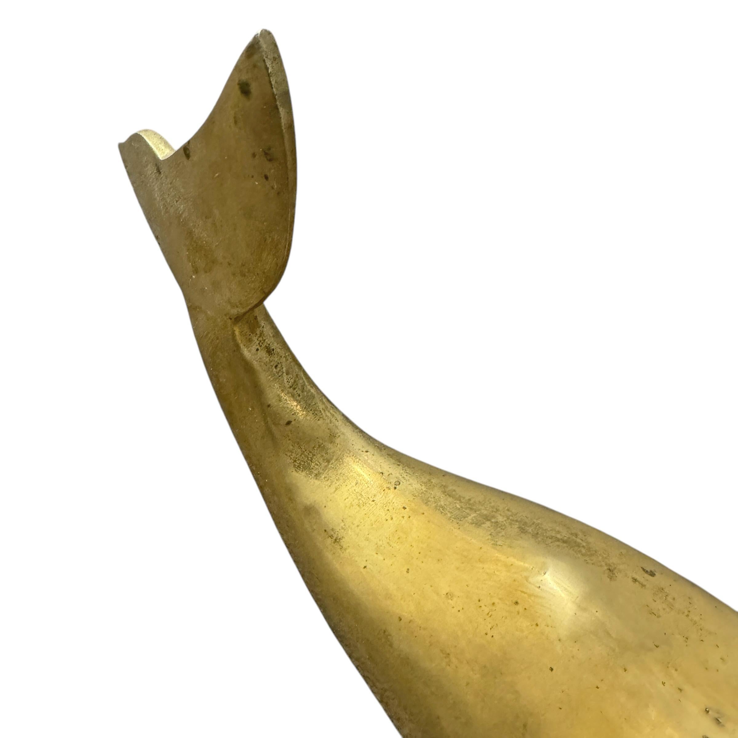 Amerikanischer Sperrholz-Whale-Türstopper aus Messing im Angebot 5