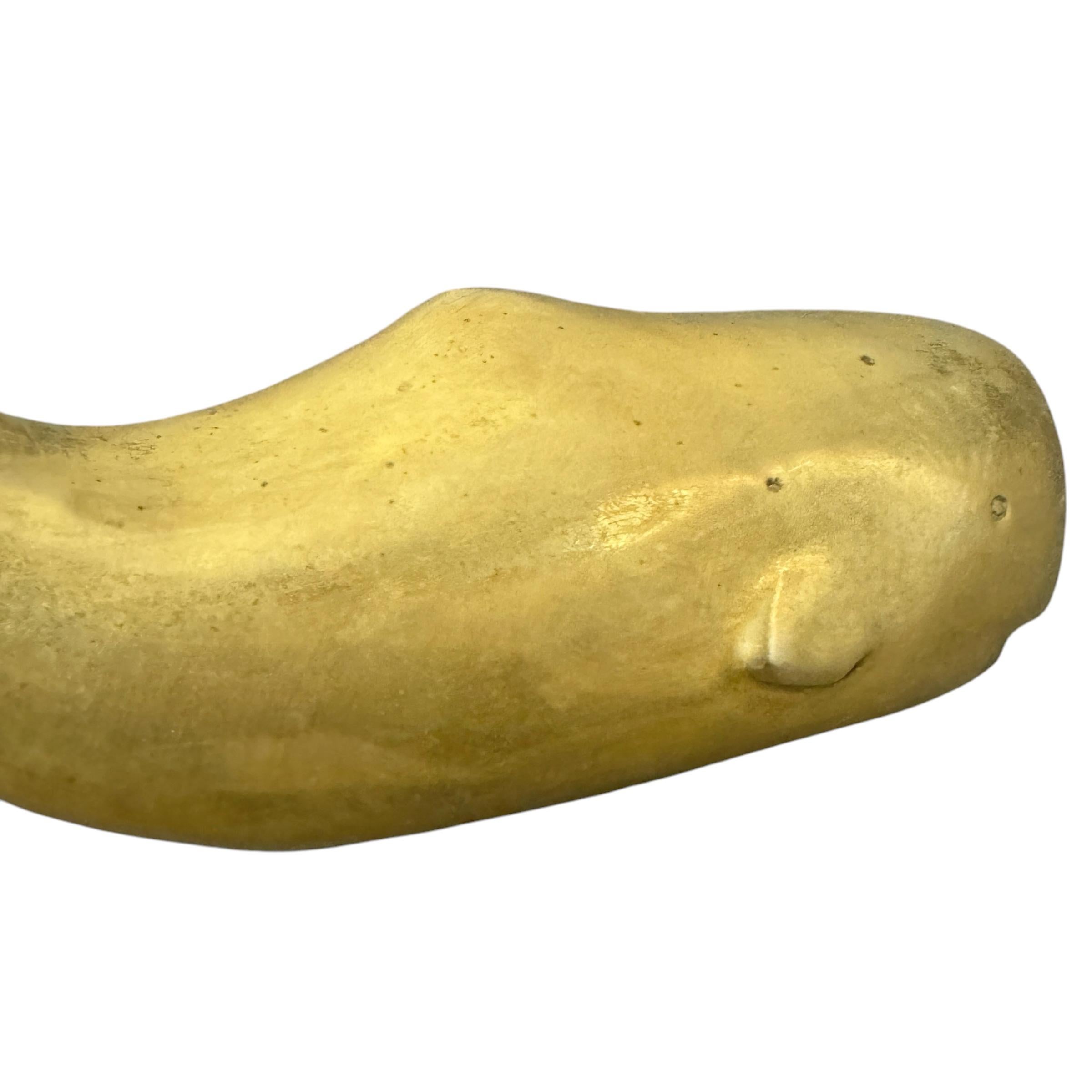 Amerikanischer Sperrholz-Whale-Türstopper aus Messing im Angebot 2