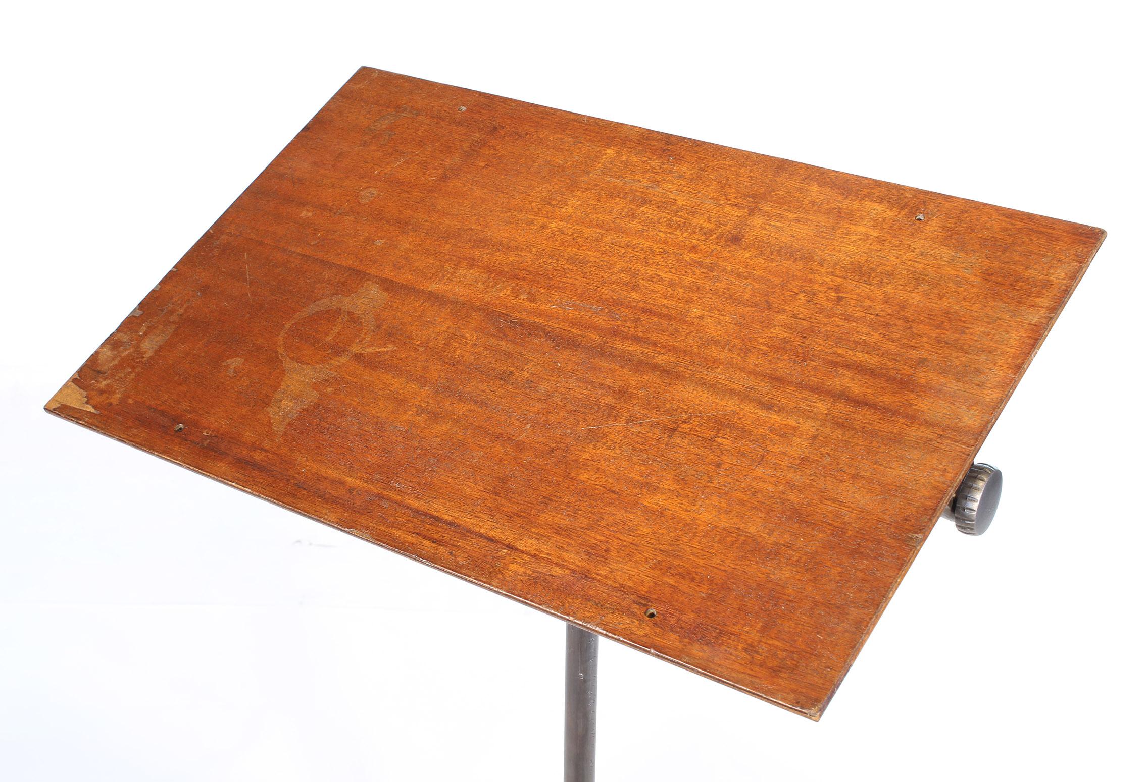 Vintage American Cast Iron Tilt-Top Table 7