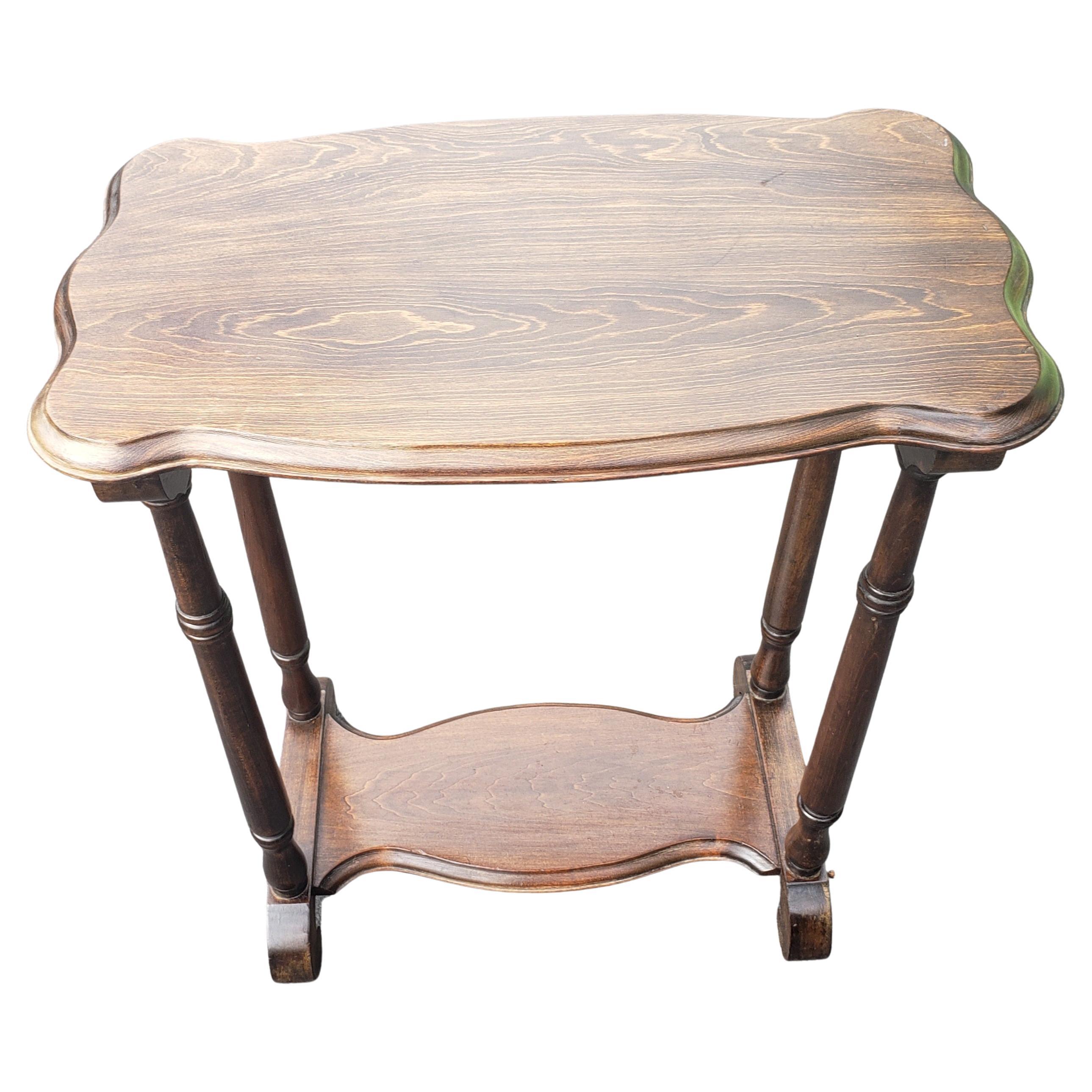 Hand-Crafted Vintage American Classical Walnut Tier Side Table, circa 1940s For Sale