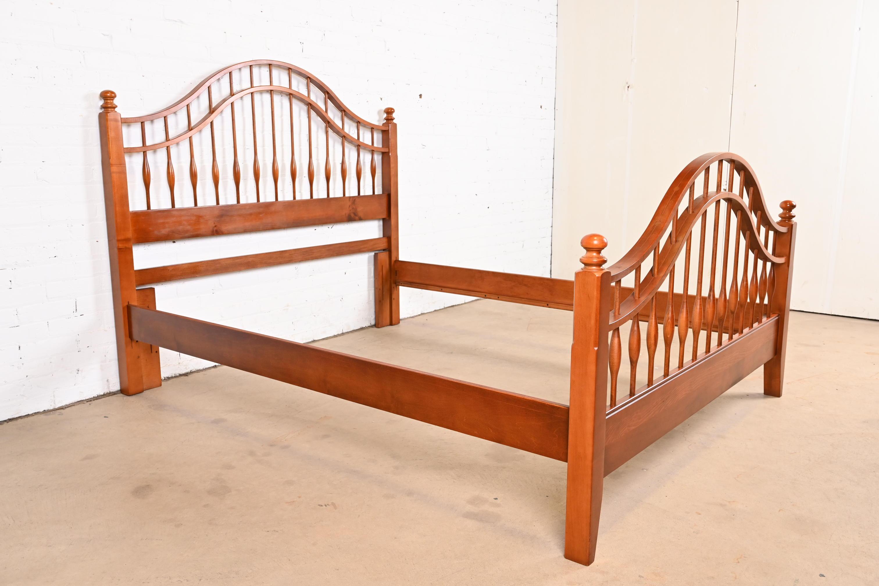 20th Century Vintage American Colonial Carved Cherry Wood Queen Size Windsor Spindle Bed