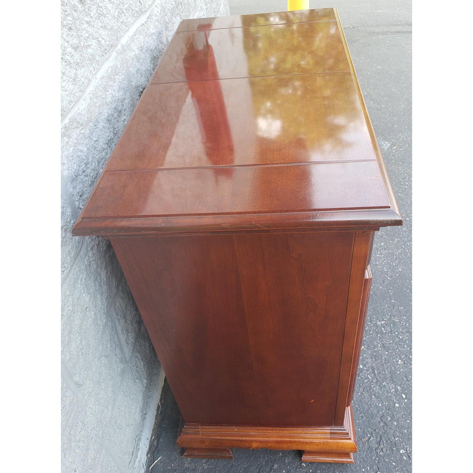 Late 20th Century Vintage American Drew Solid Cherry Flip Top Buffet For Sale