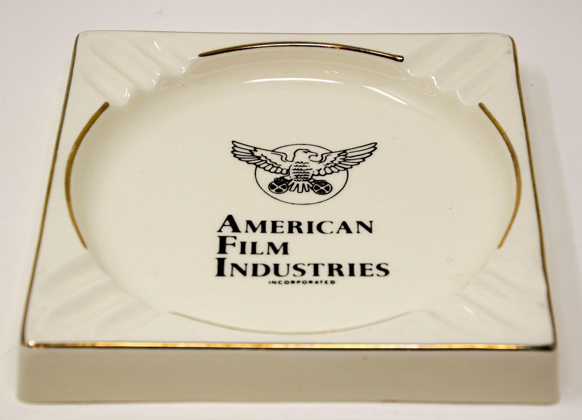 Großer amerikanischer Filmindustrie-Aschenbecher aus Keramik mit Intarsien (Art déco) im Angebot