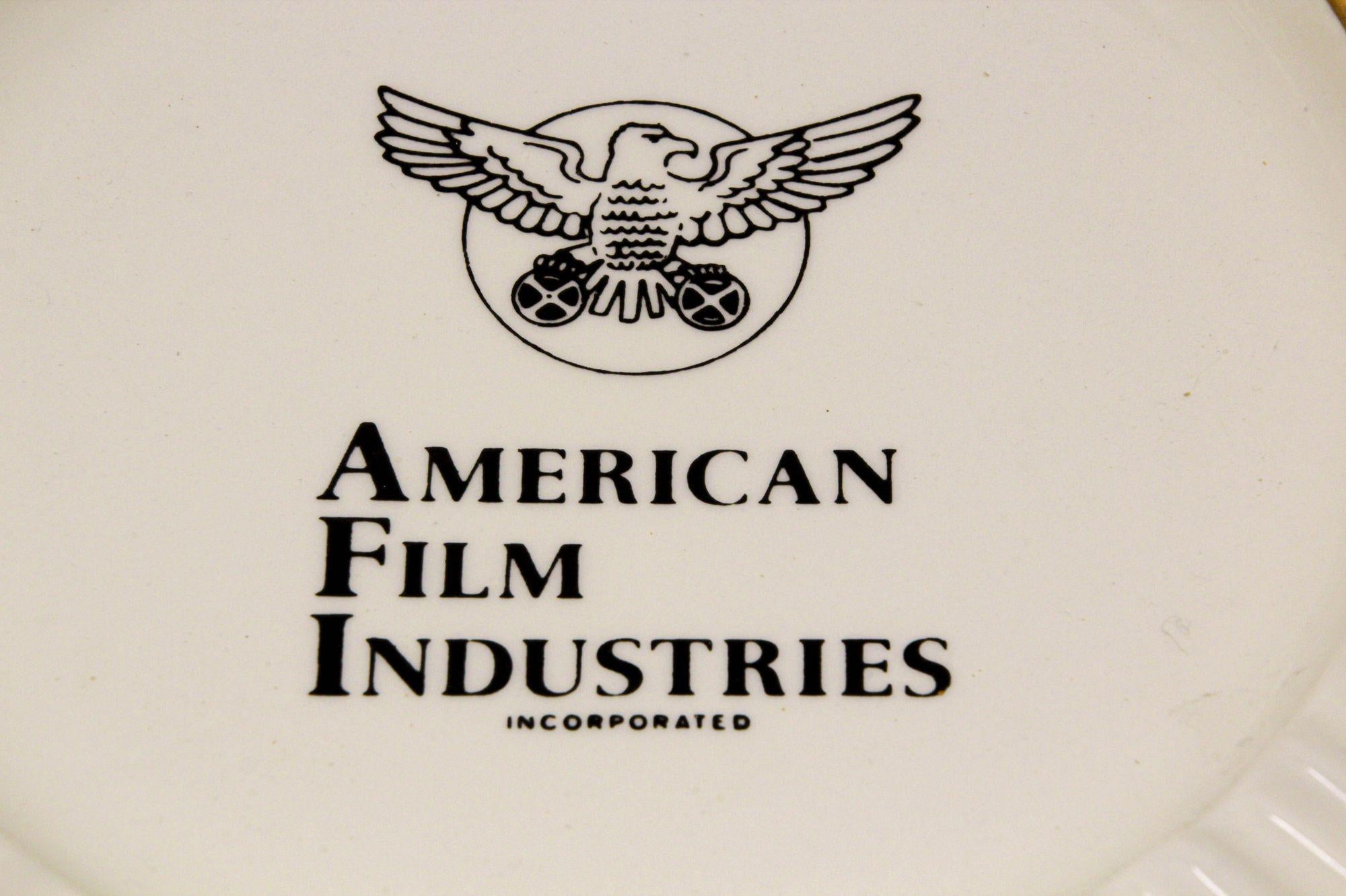 Cendrier en céramique vintage incrusté d'American Film Industries en vente 1