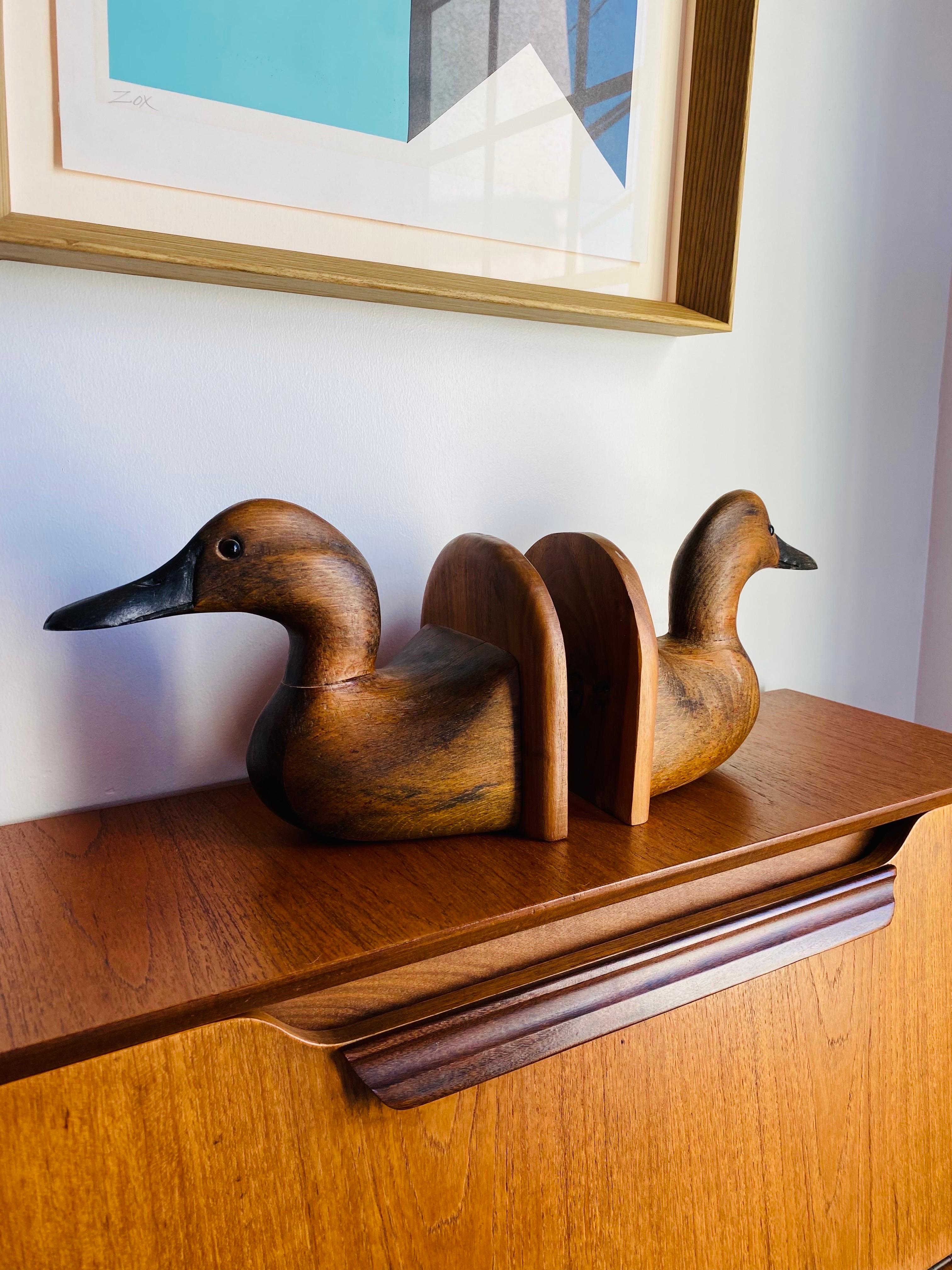 Vintage American Hand Carved Wooden Decoy Duck Bookends (Pair) In Good Condition In San Diego, CA