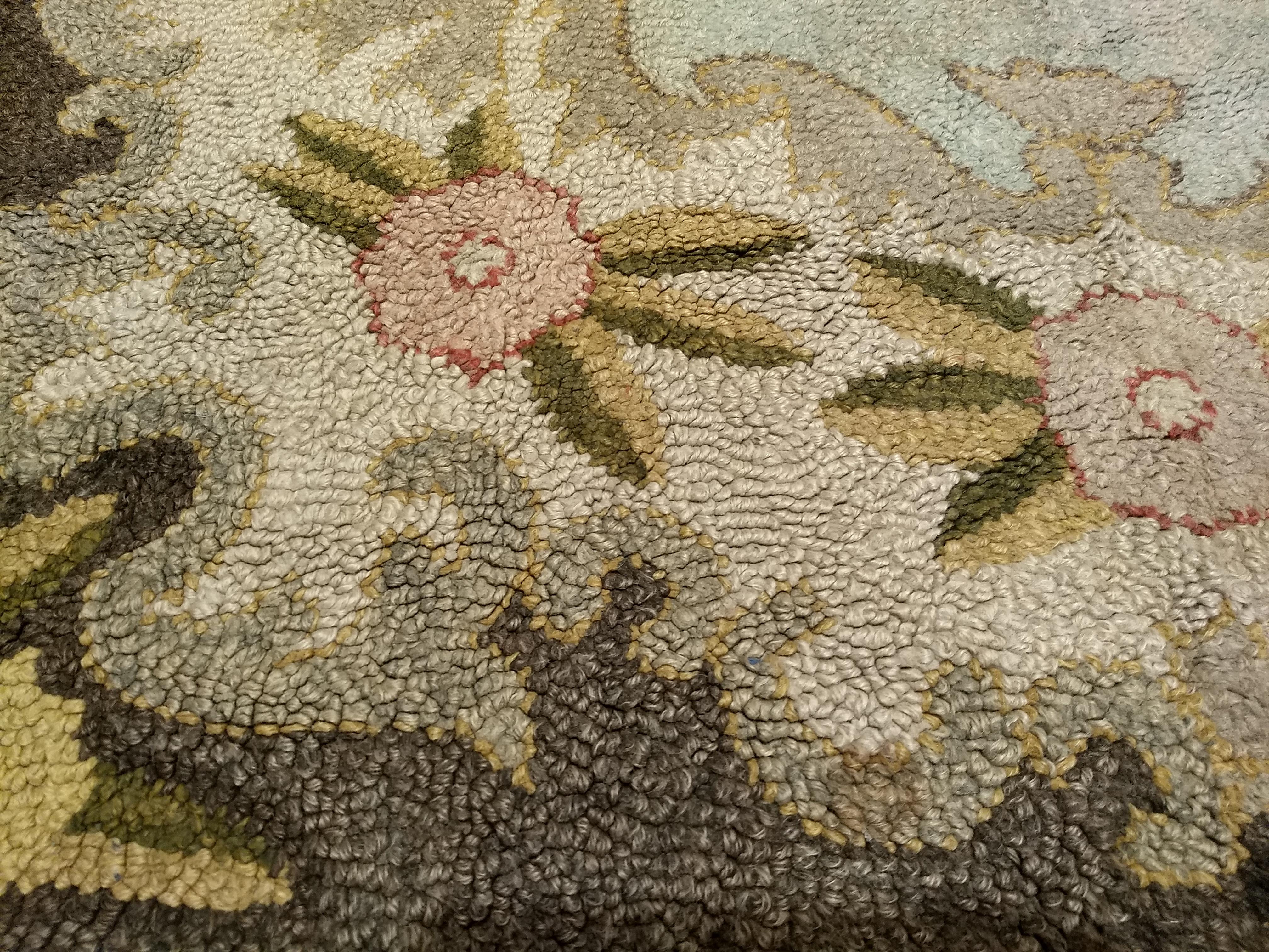 Vintage American Hand Hooked Area Rug with a Floral Pattern in Pastel Colors In Good Condition For Sale In Barrington, IL