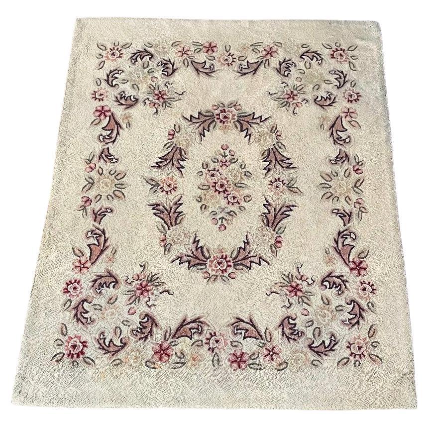 Vintage American Hand-Hooked Floral Rug in Colonial Revival Style
