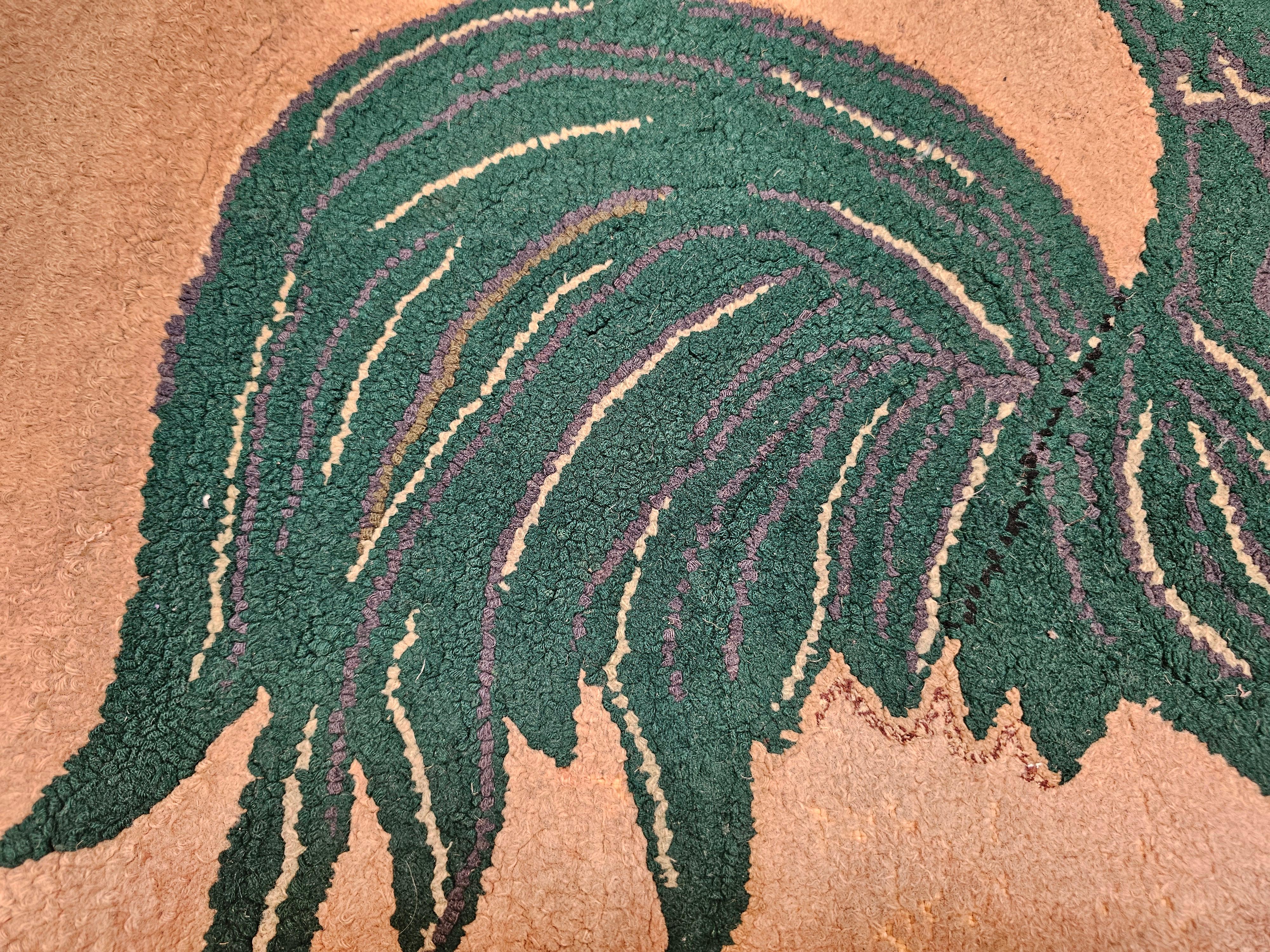 Vintage American Hand Hooked Rug in Rooster Pattern in Grün, Brown, Khaki (Baumwolle) im Angebot