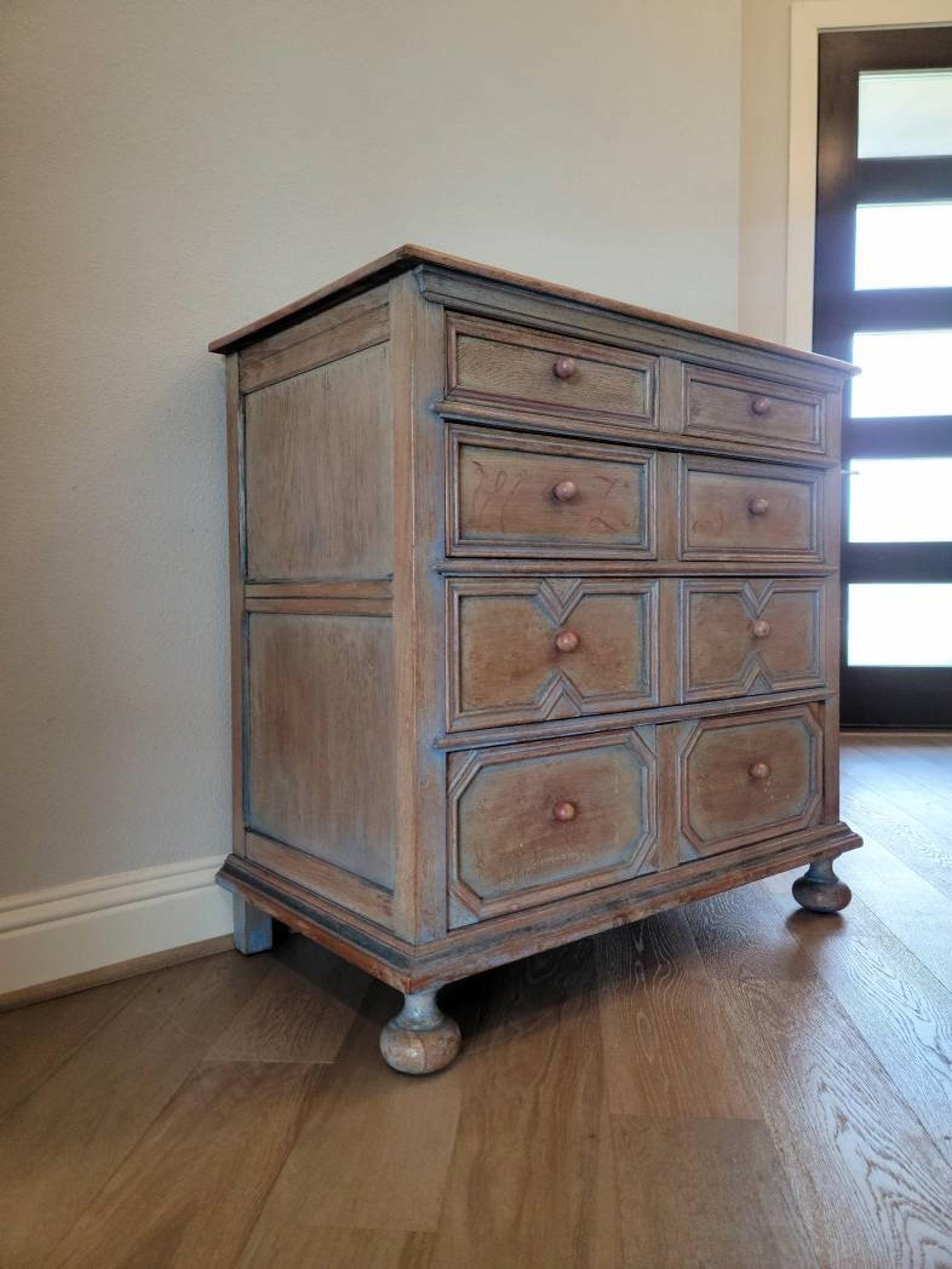 William and Mary Vintage American Harold Grieve (Attrib) Painted Oak Chest Of Drawers 