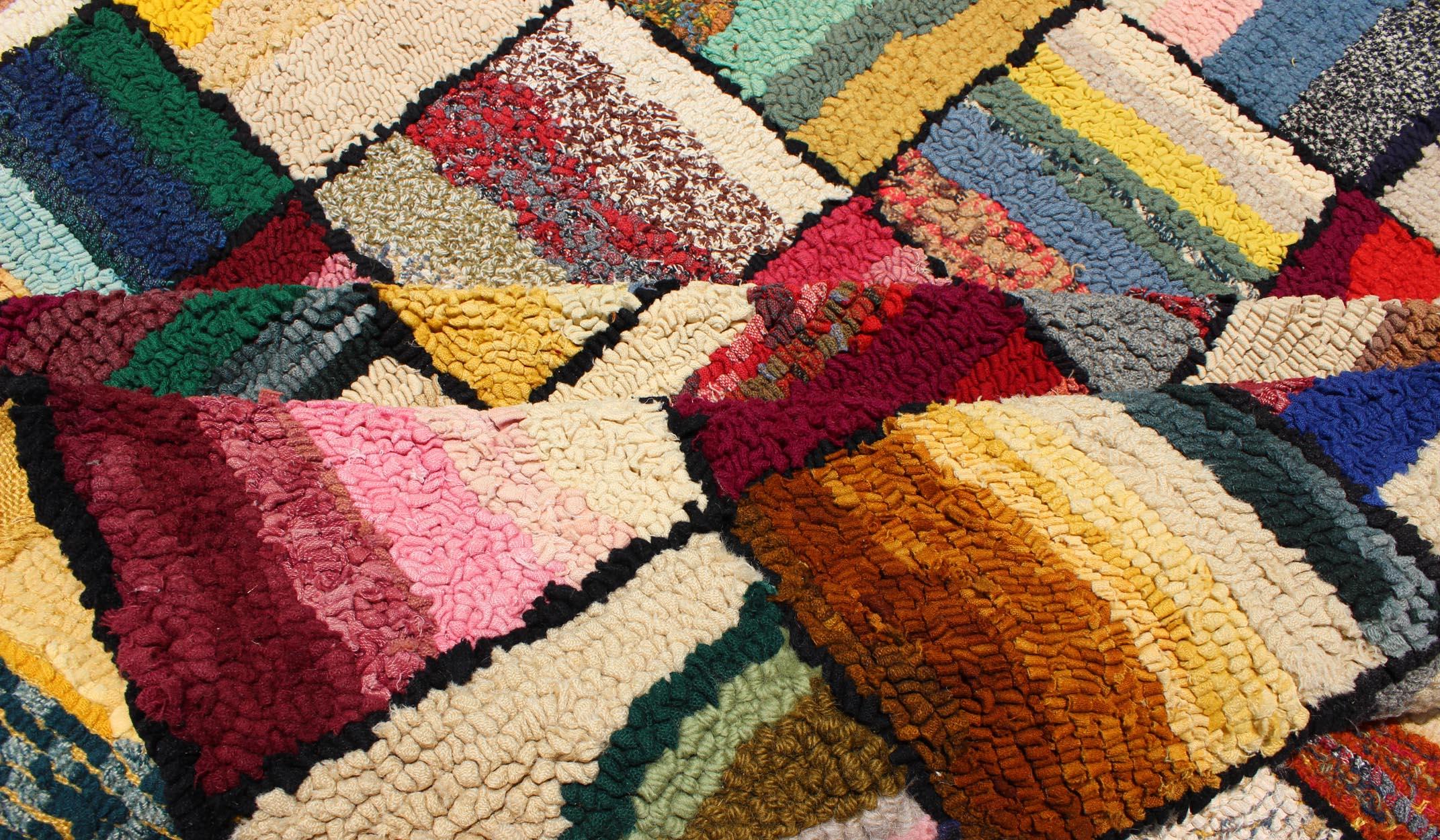 Mid-20th Century Vintage American Hook Rug For Sale