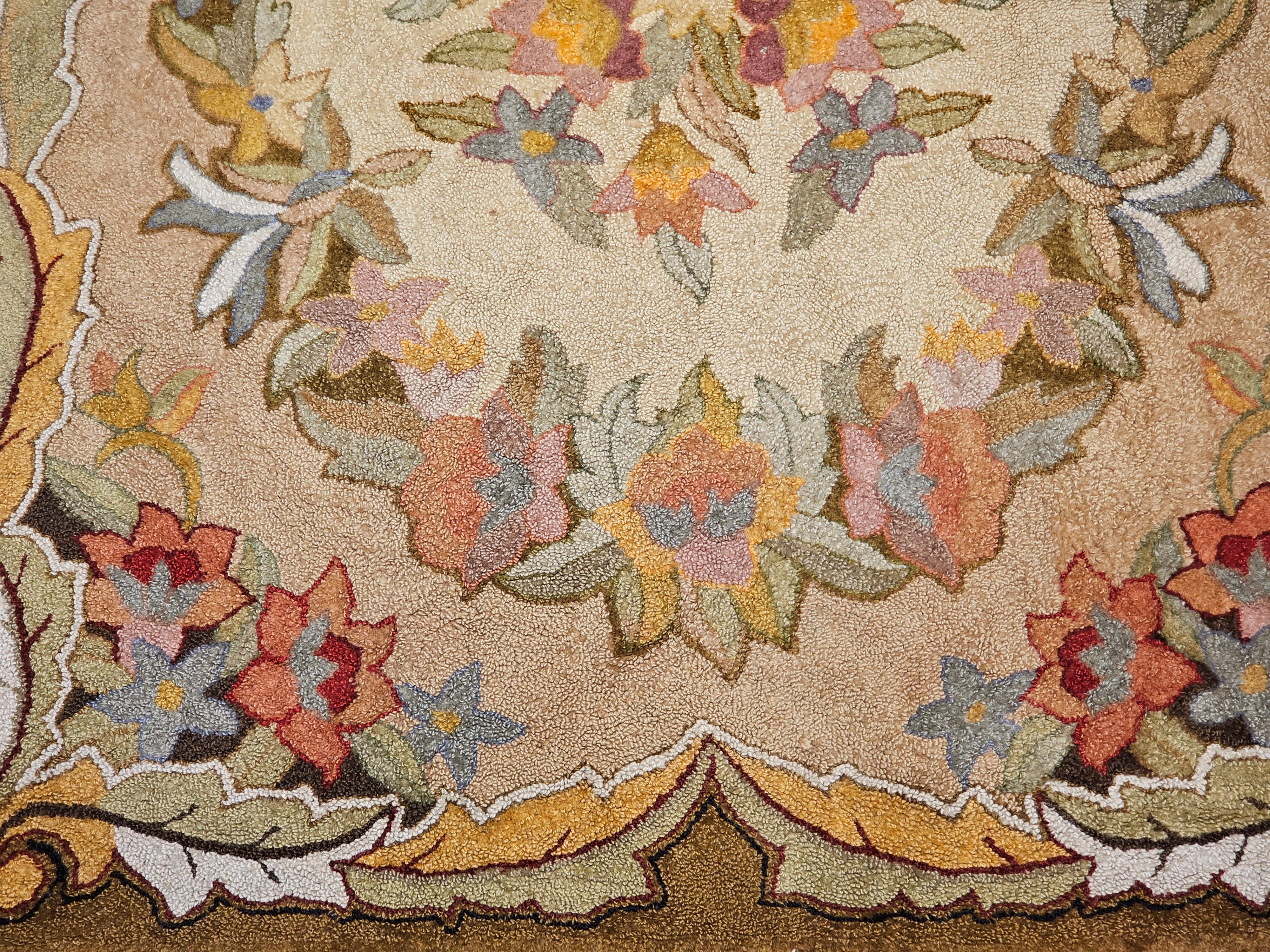 20th Century Vintage American Hand Hooked Rug in Floral Pattern in Green, Blue, Pink, Red For Sale