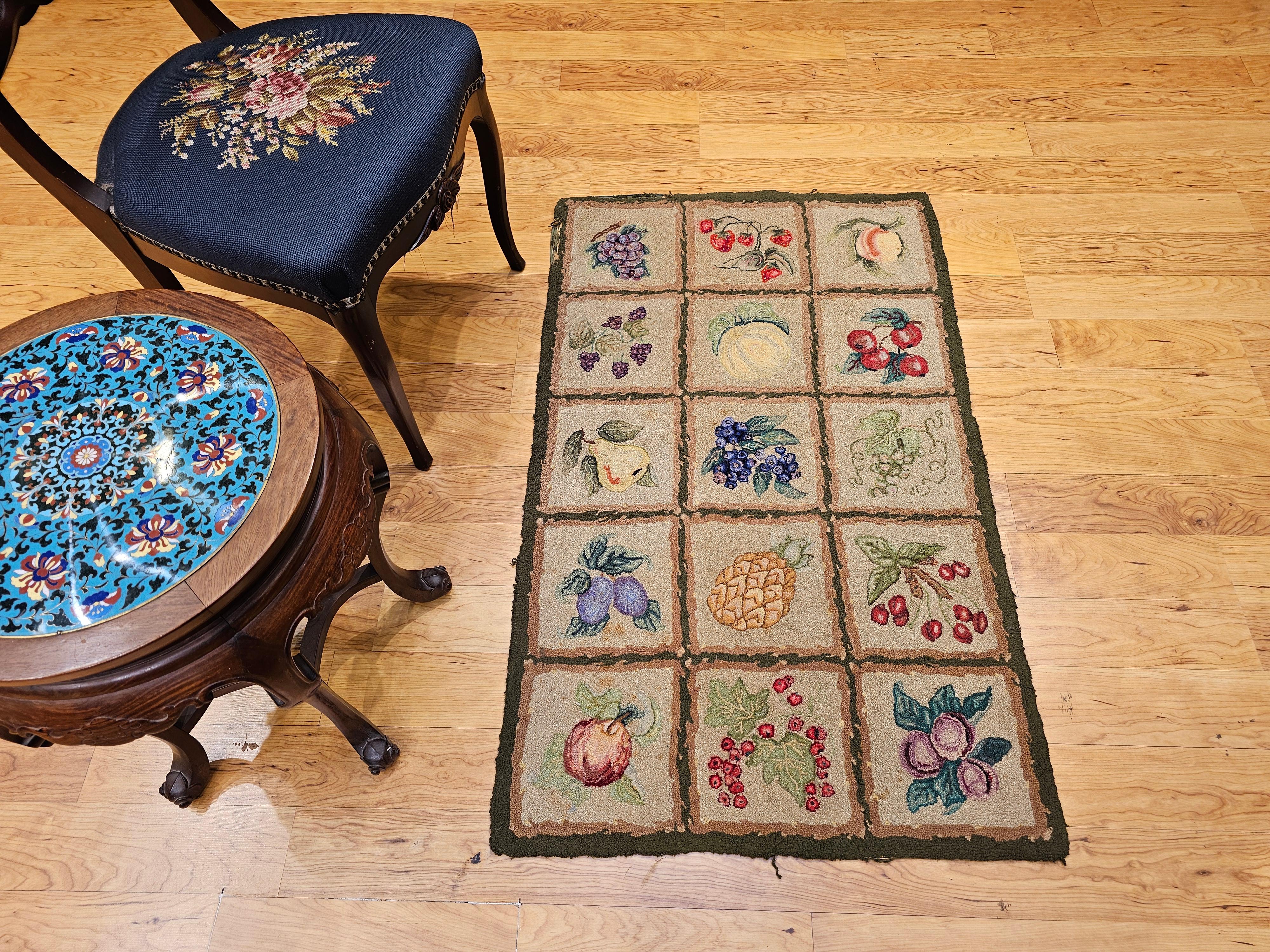 Vintage American Hooked Rug in Fruit Blocks Pattern im Angebot 6