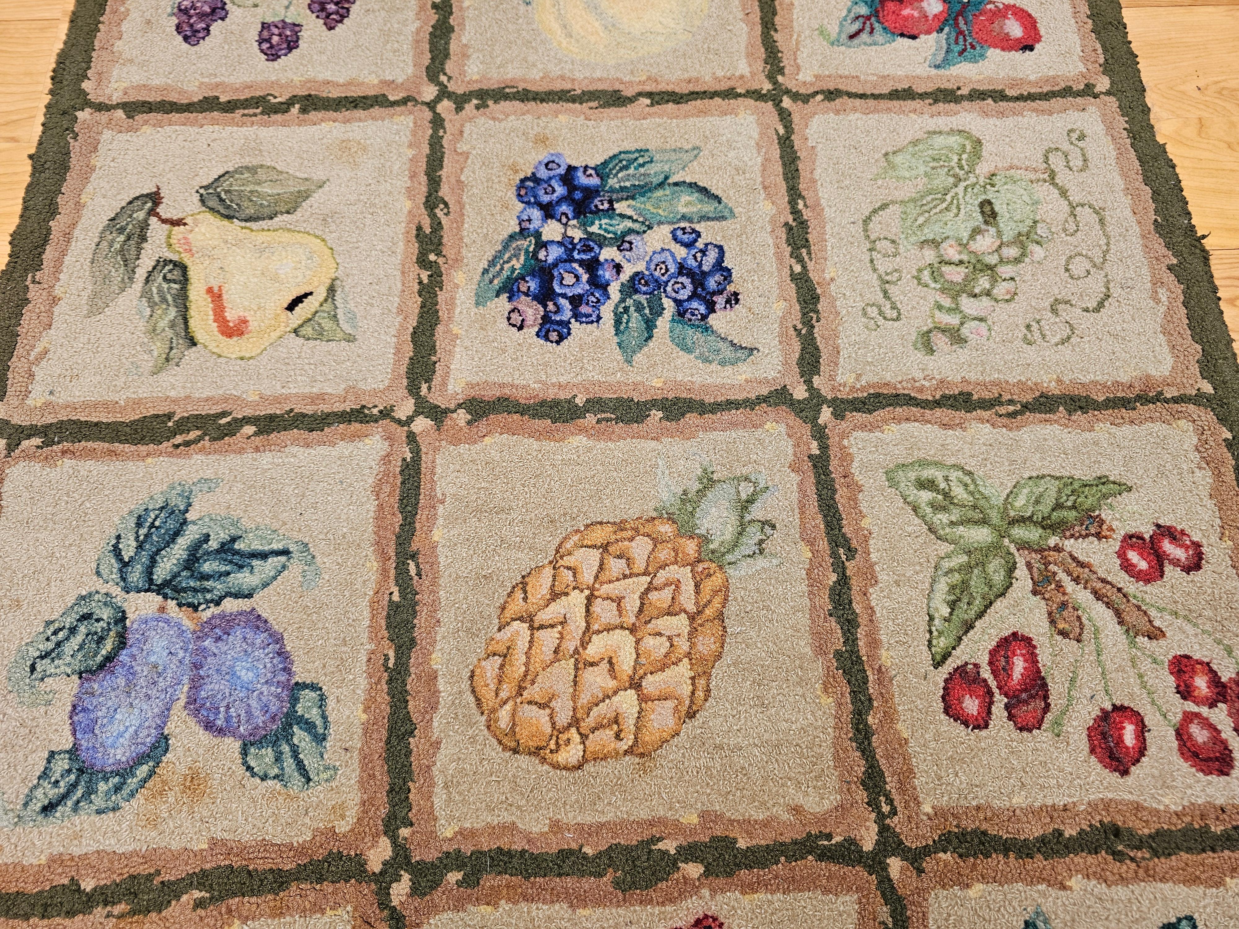 Vintage American Hooked Rug in Fruit Blocks Pattern (Wolle) im Angebot