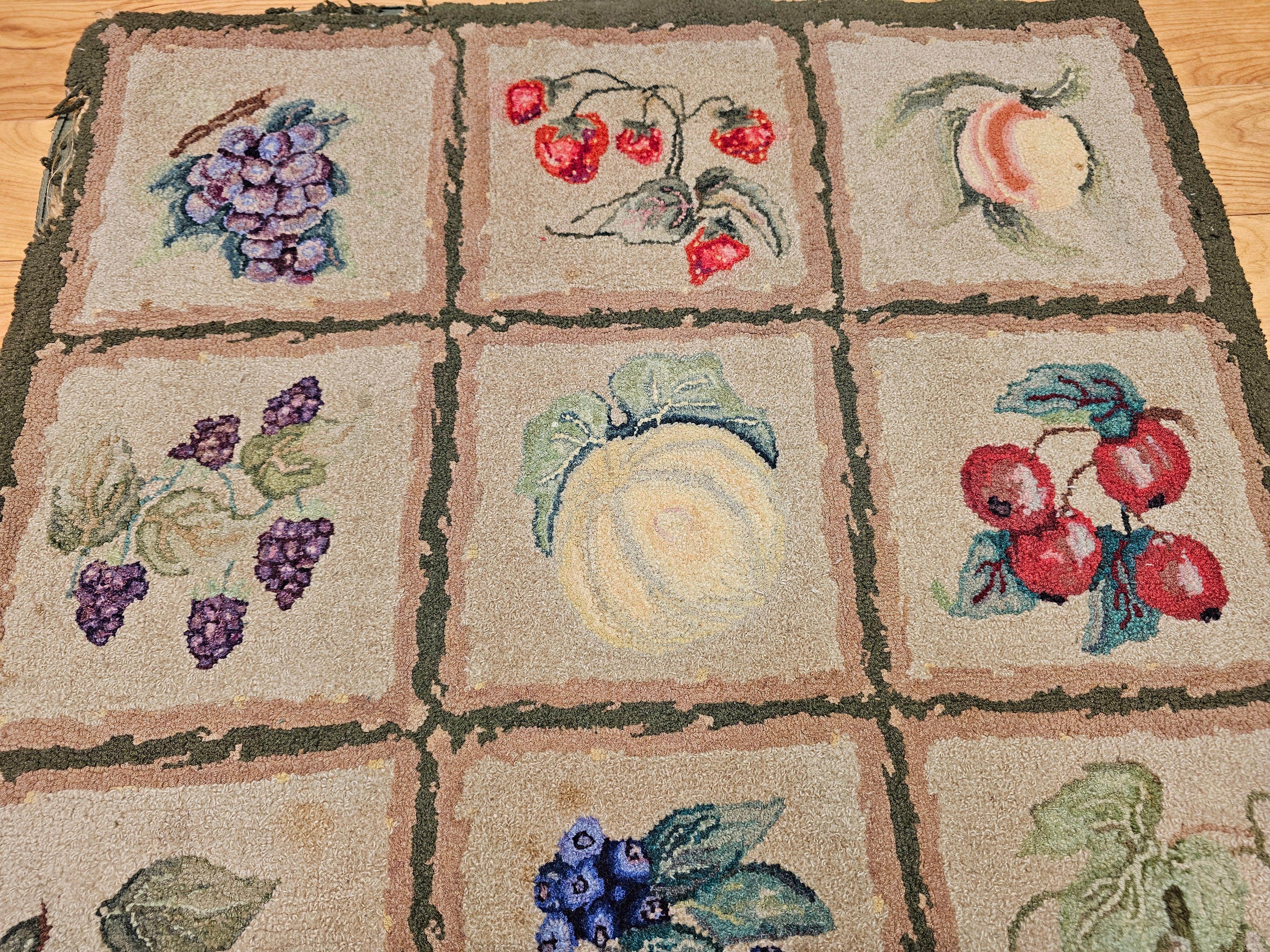 Vintage American Hooked Rug in Fruit Blocks Pattern im Angebot 1