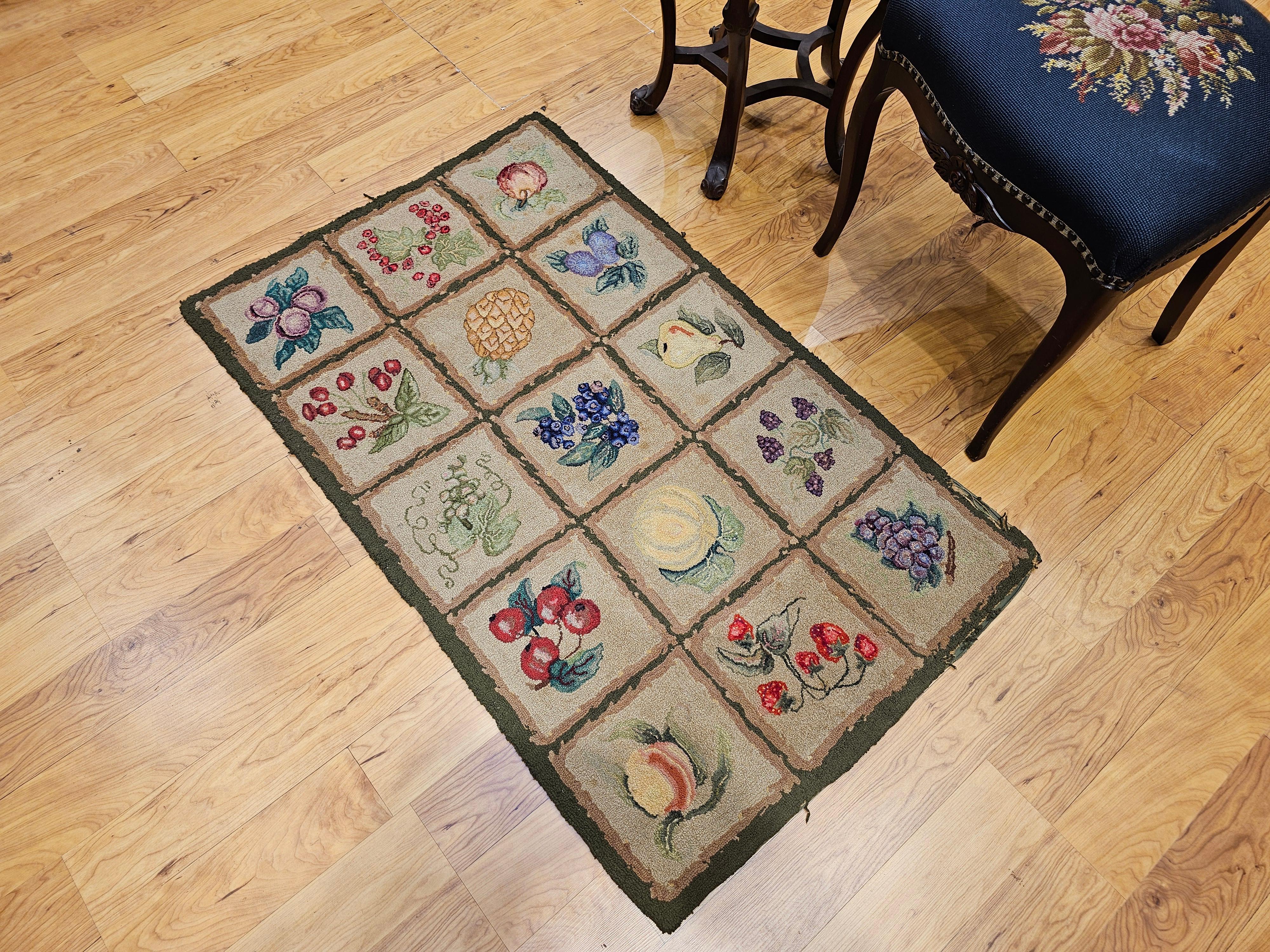 Vintage American Hooked Rug in Fruit Blocks Pattern im Angebot 2