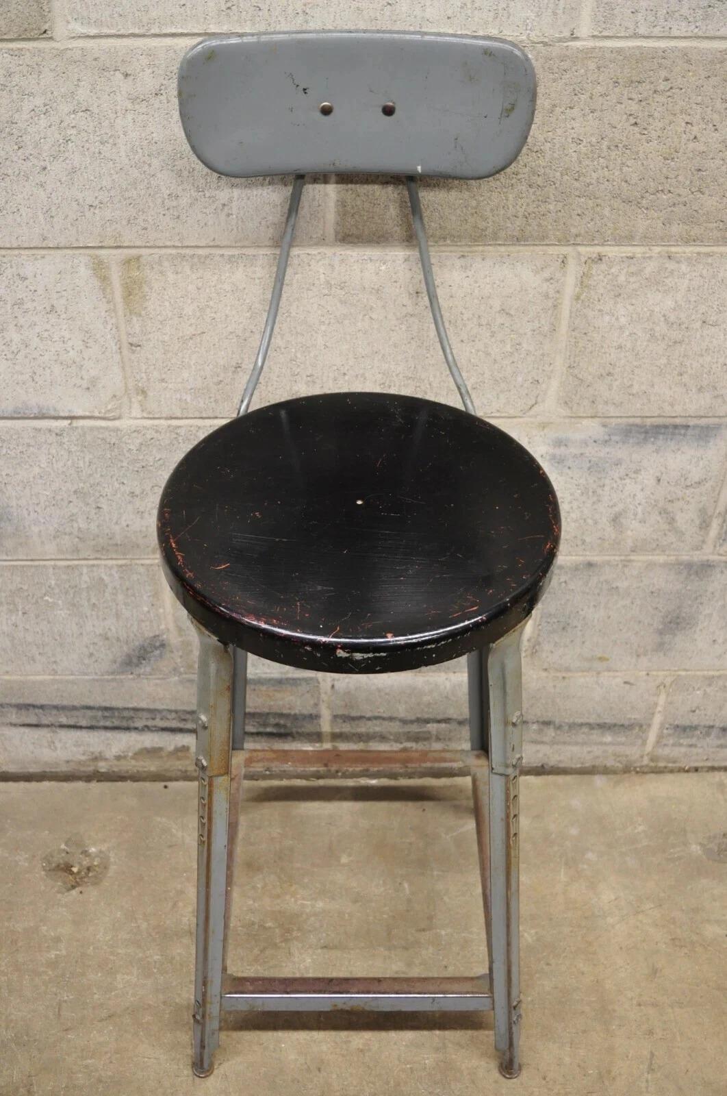 Vintage American Industrial Gray Metal Drafting Stool Artist Work Chair For Sale 5