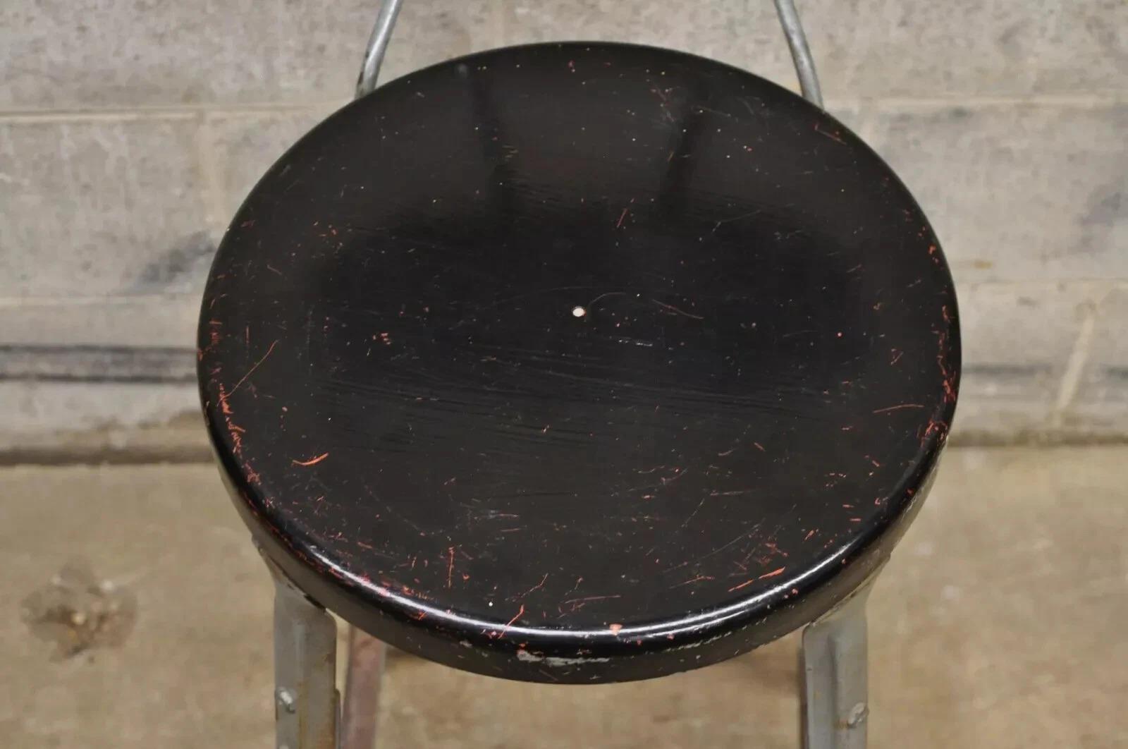 Unknown Vintage American Industrial Gray Metal Drafting Stool Artist Work Chair For Sale