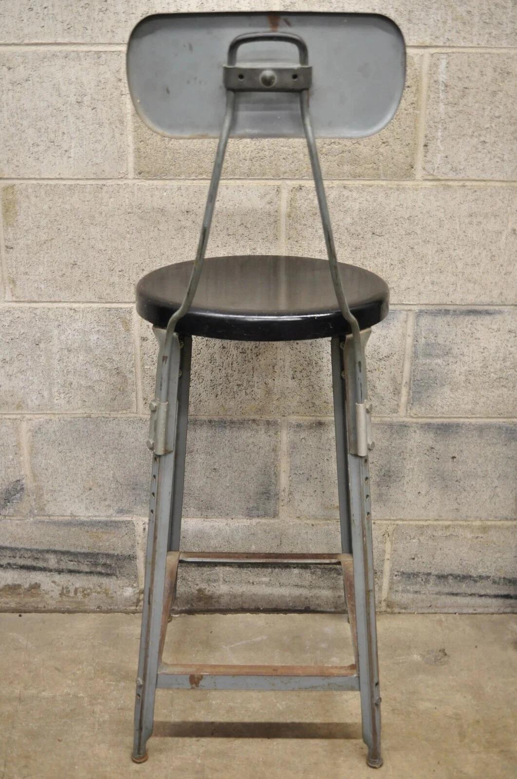 Vintage American Industrial Gray Metal Drafting Stool Artist Work Chair For Sale 3