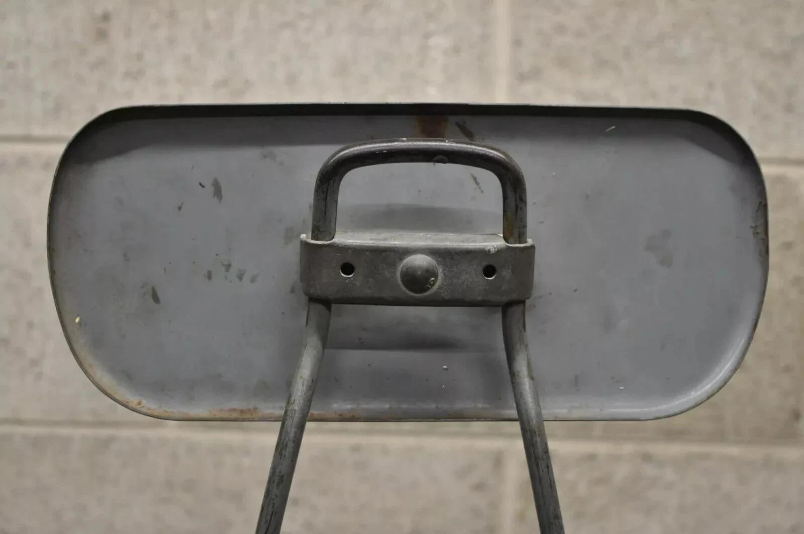 Vintage American Industrial Gray Metal Drafting Stool Artist Work Chair For Sale 4
