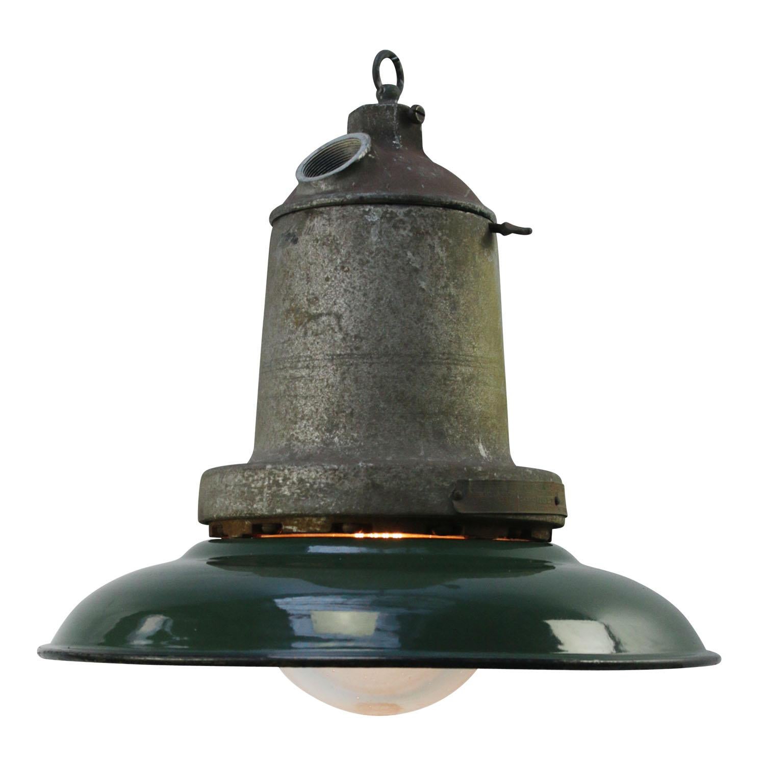 American factory pendant by van Killark Electric MFG Co . USA
Green enamel, white interior,
Cast metal top, clear glass

Weight: 13.00 kg / 28.7 lb

Priced per individual item. All lamps have been made suitable by international standards for