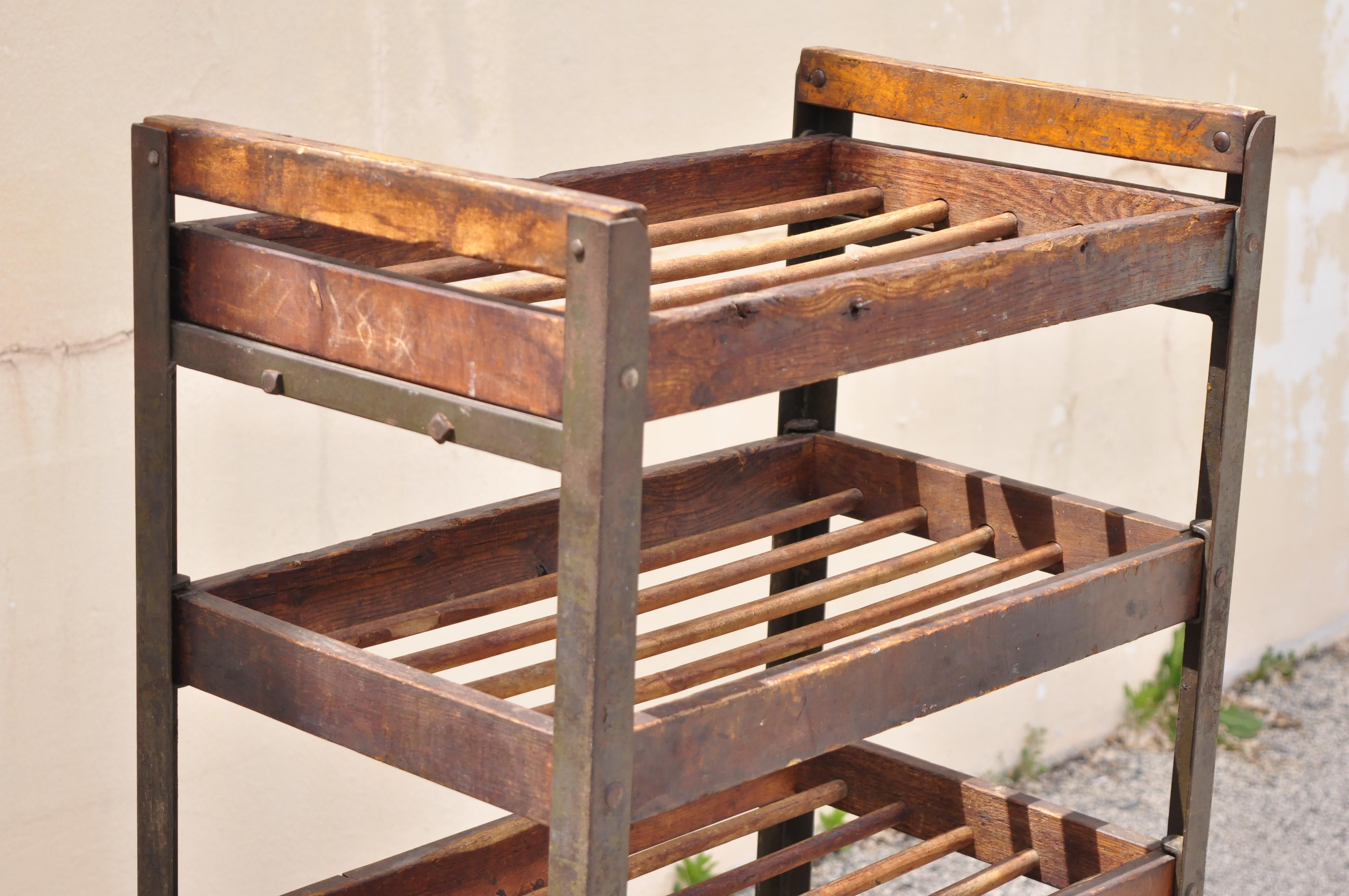 Support de chariot de travail vintage américain industriel en acier, métal et bois à rouleaux en vente 4