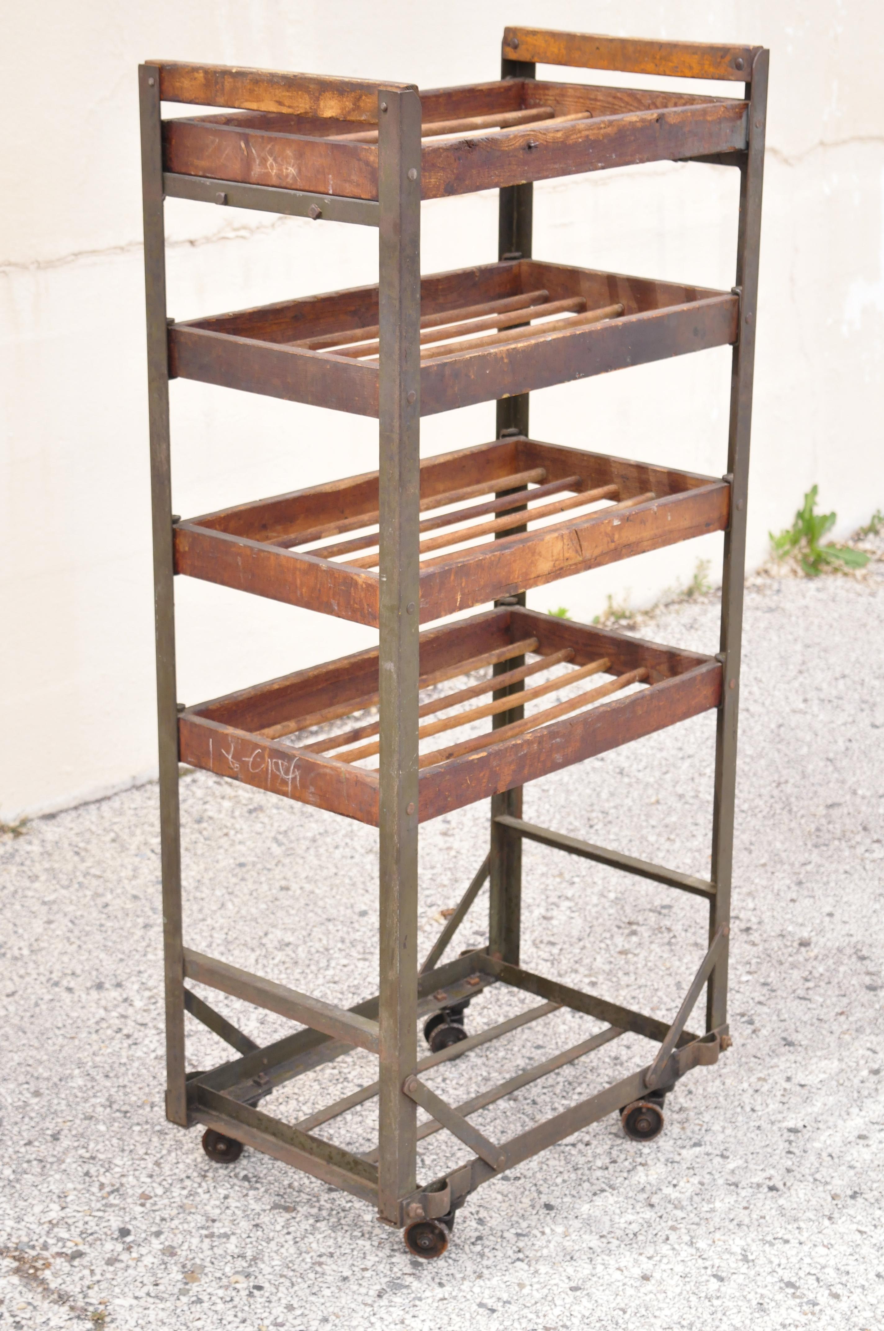Support de chariot de travail vintage américain industriel en acier, métal et bois à rouleaux en vente 5